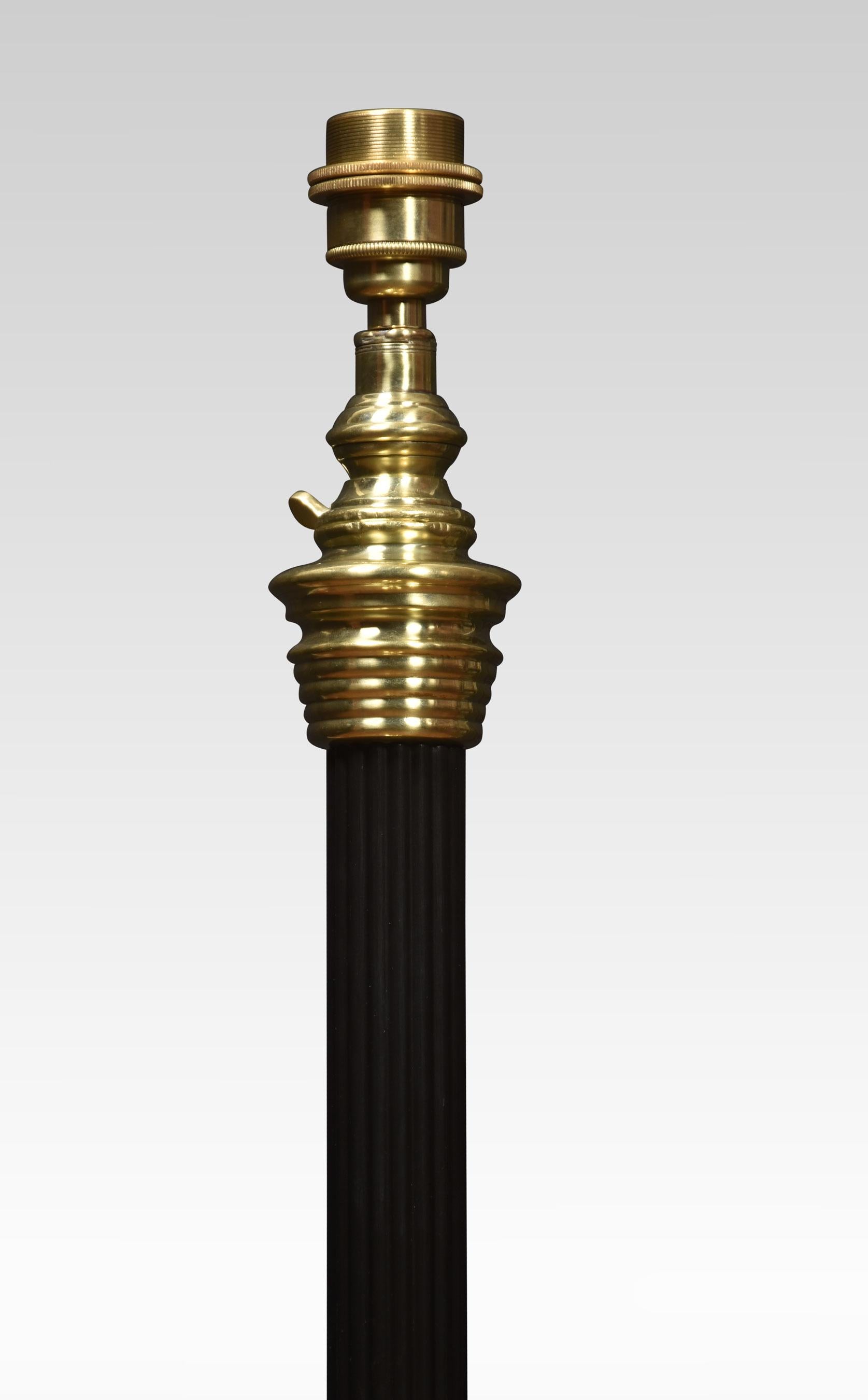 Lampada standard regolabile in ottone In condizioni buone in vendita a Cheshire, GB
