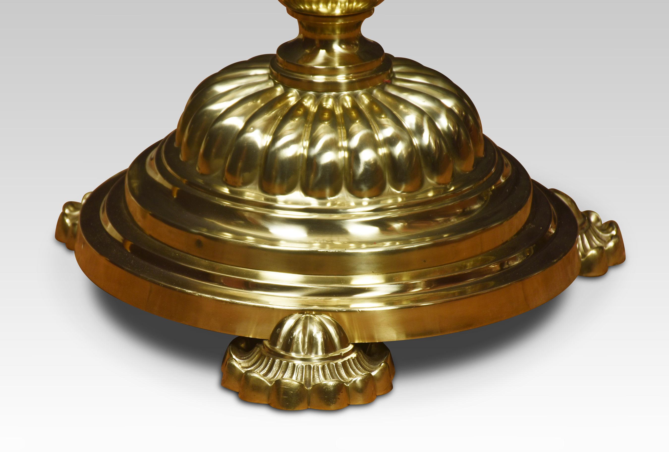 XIXe siècle Lampe standard réglable en laiton en vente