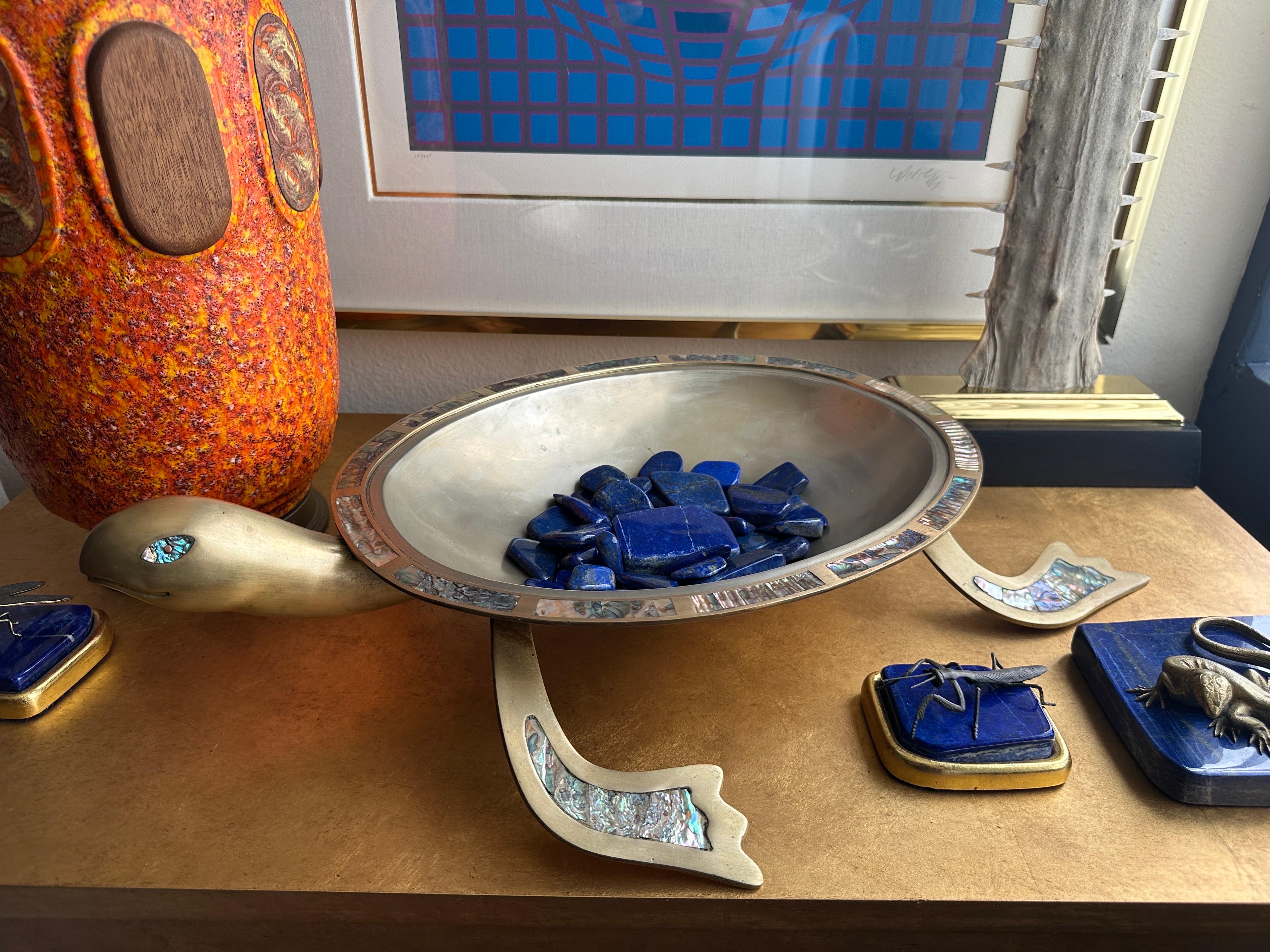Escultura de tortuga de latón y caparazón de abulón en venta 7