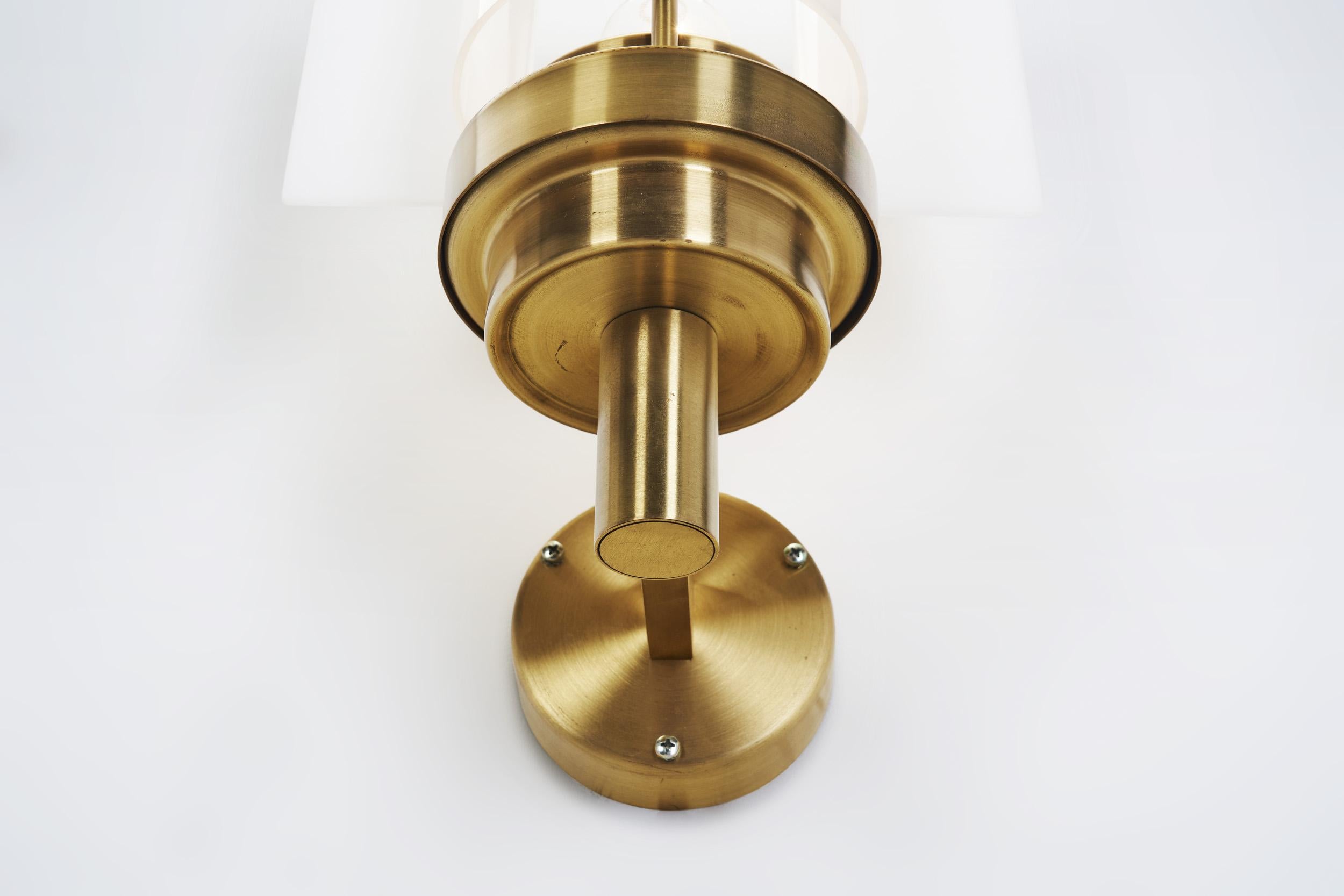 Brass and Acrylic Glass Wall Lamps by Stockmann Orno, Finland 1960s For Sale 8