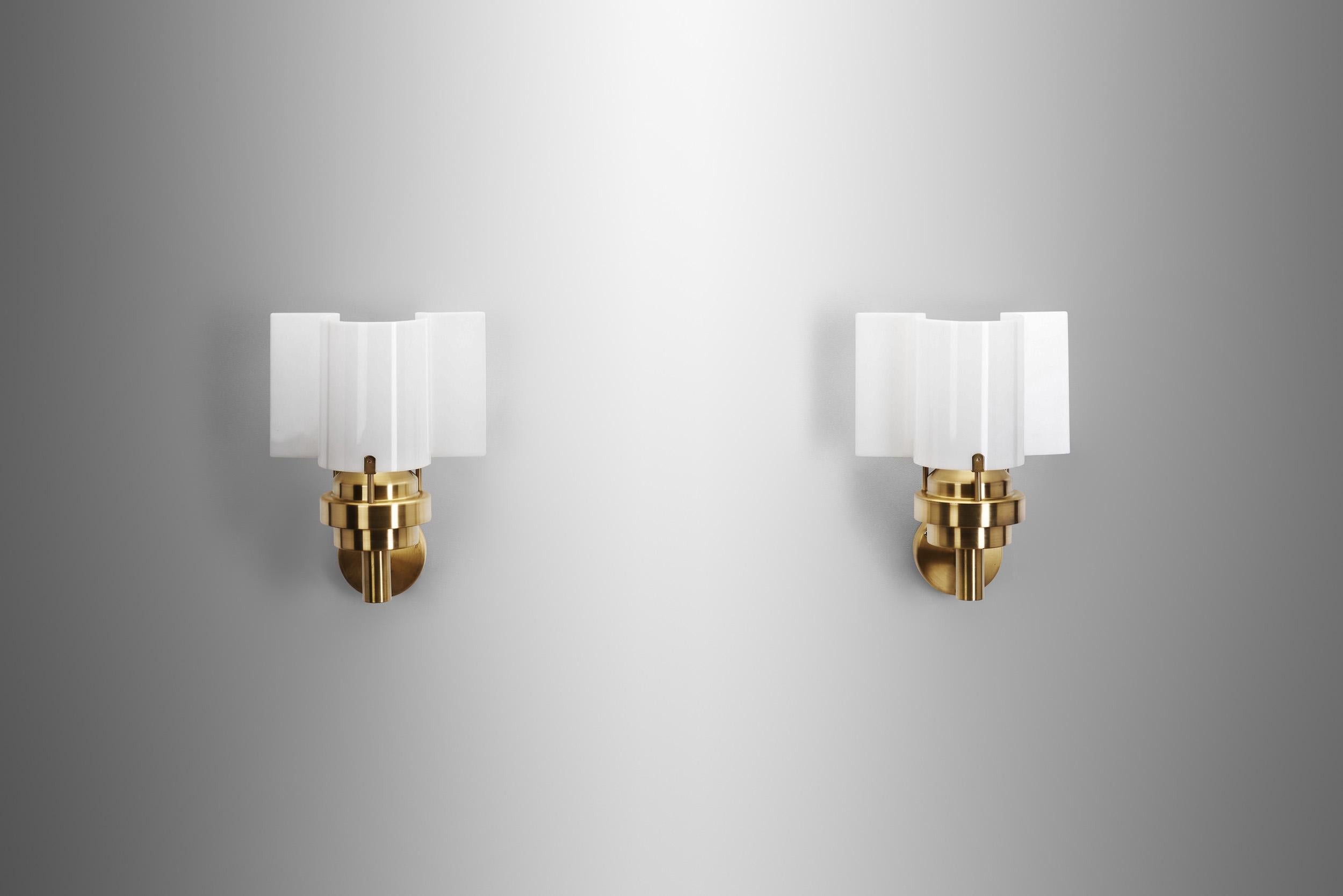 Brass and Acrylic Glass Wall Lamps by Stockmann Orno, Finland 1960s In Good Condition For Sale In Utrecht, NL