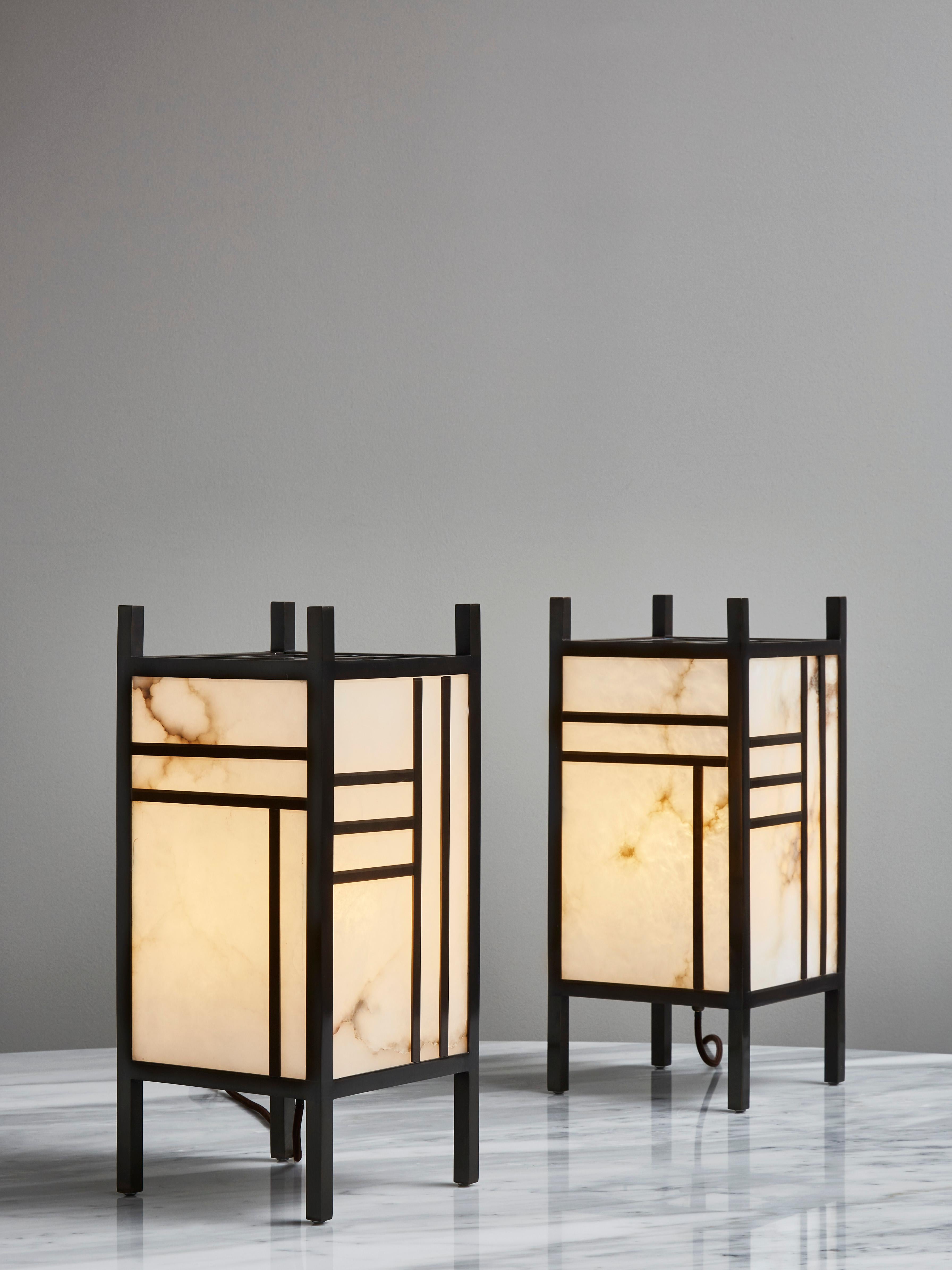 Moderne Lampe de bureau Andon en laiton et albâtre par Glustin Luminaires en vente