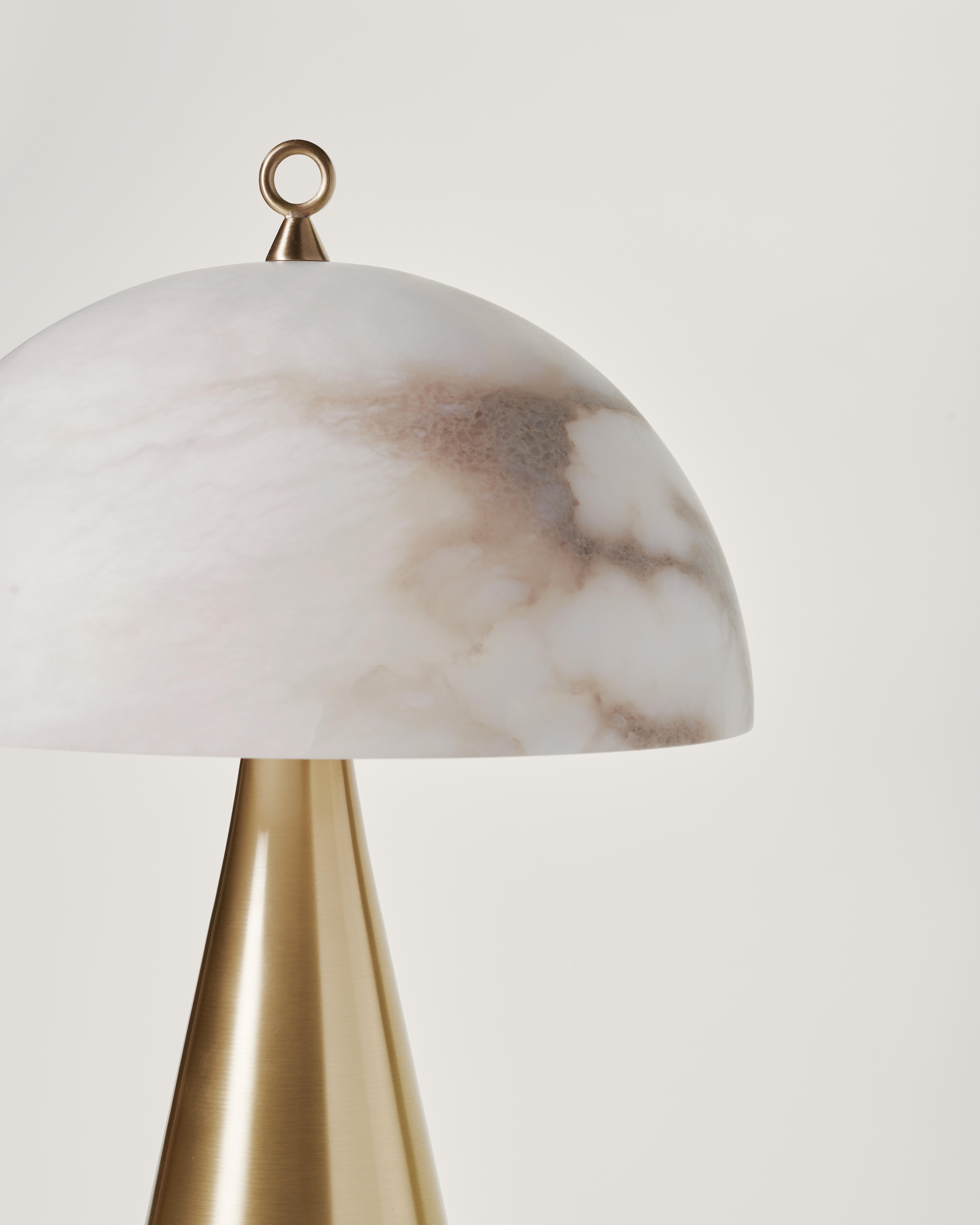 Postmoderno Lampada da tavolo Fungotto in ottone e alabastro di Matlight Milano in vendita