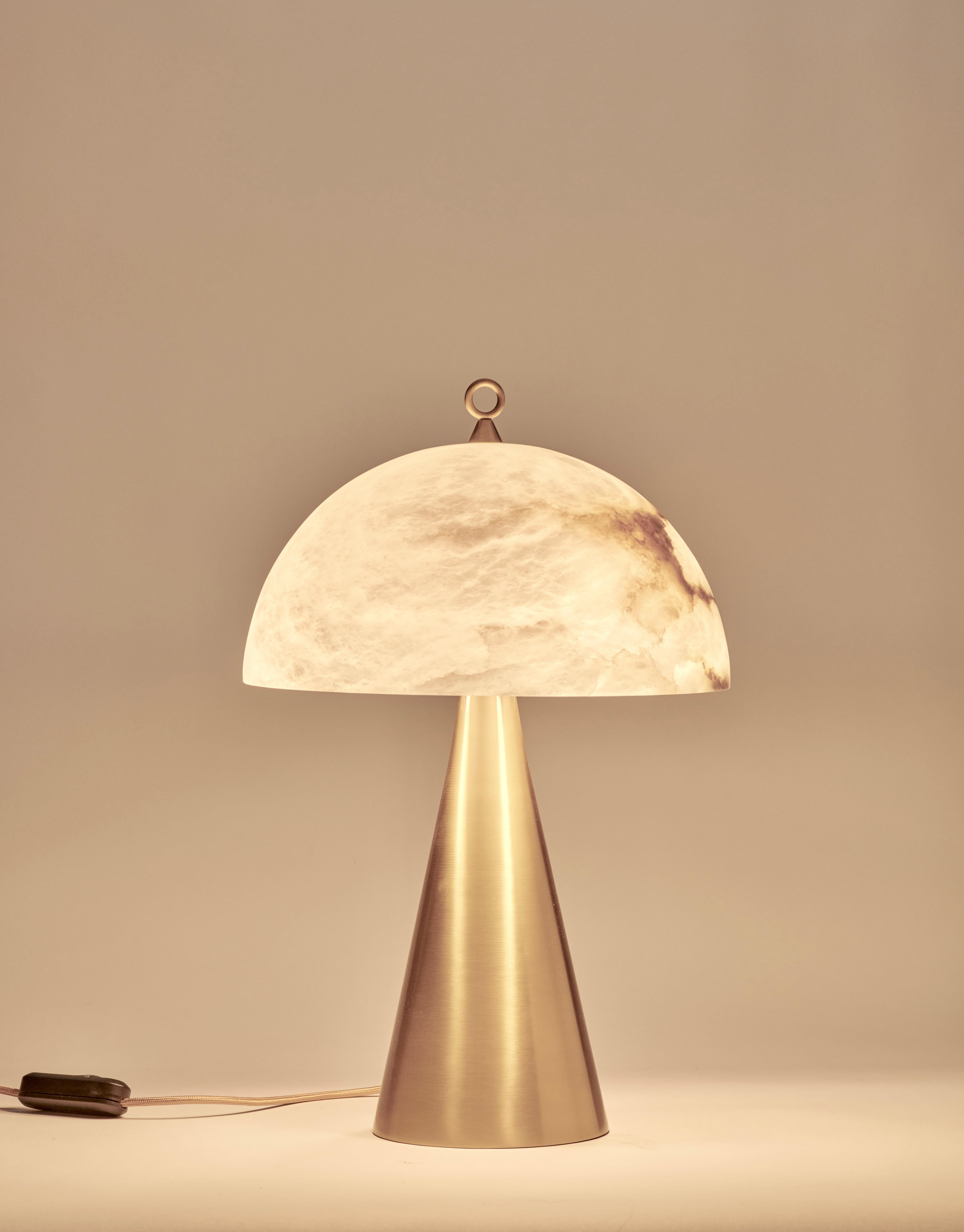 Italiano Lampada da tavolo Fungotto in ottone e alabastro di Matlight Milano in vendita