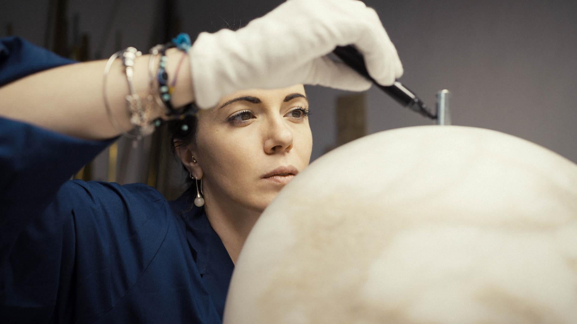 XXI secolo e contemporaneo Lampada da tavolo Fungotto in ottone e alabastro di Matlight Milano in vendita
