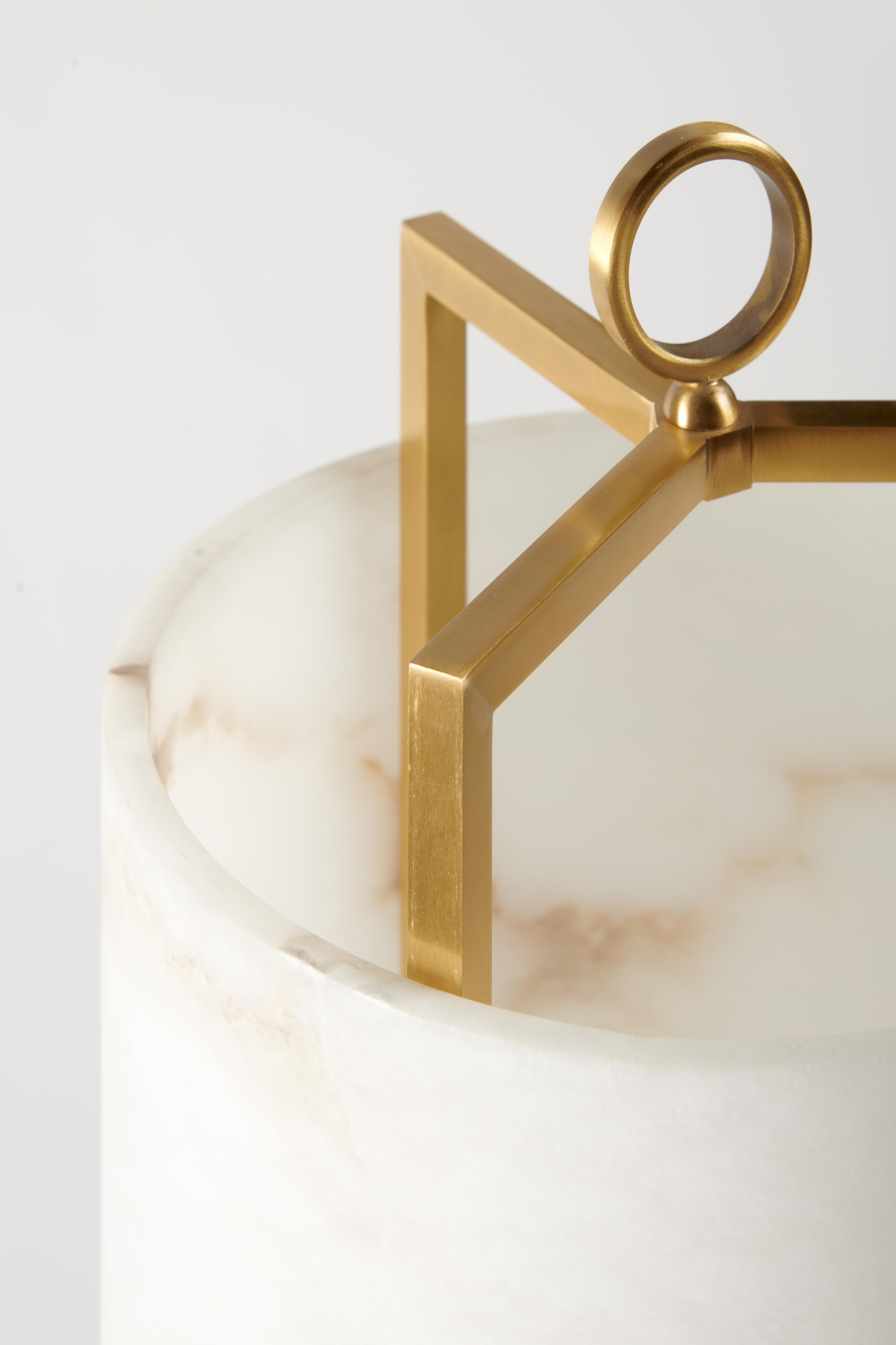 italien Lampe de table en laiton et albâtre par MATLIGHT Milano en vente