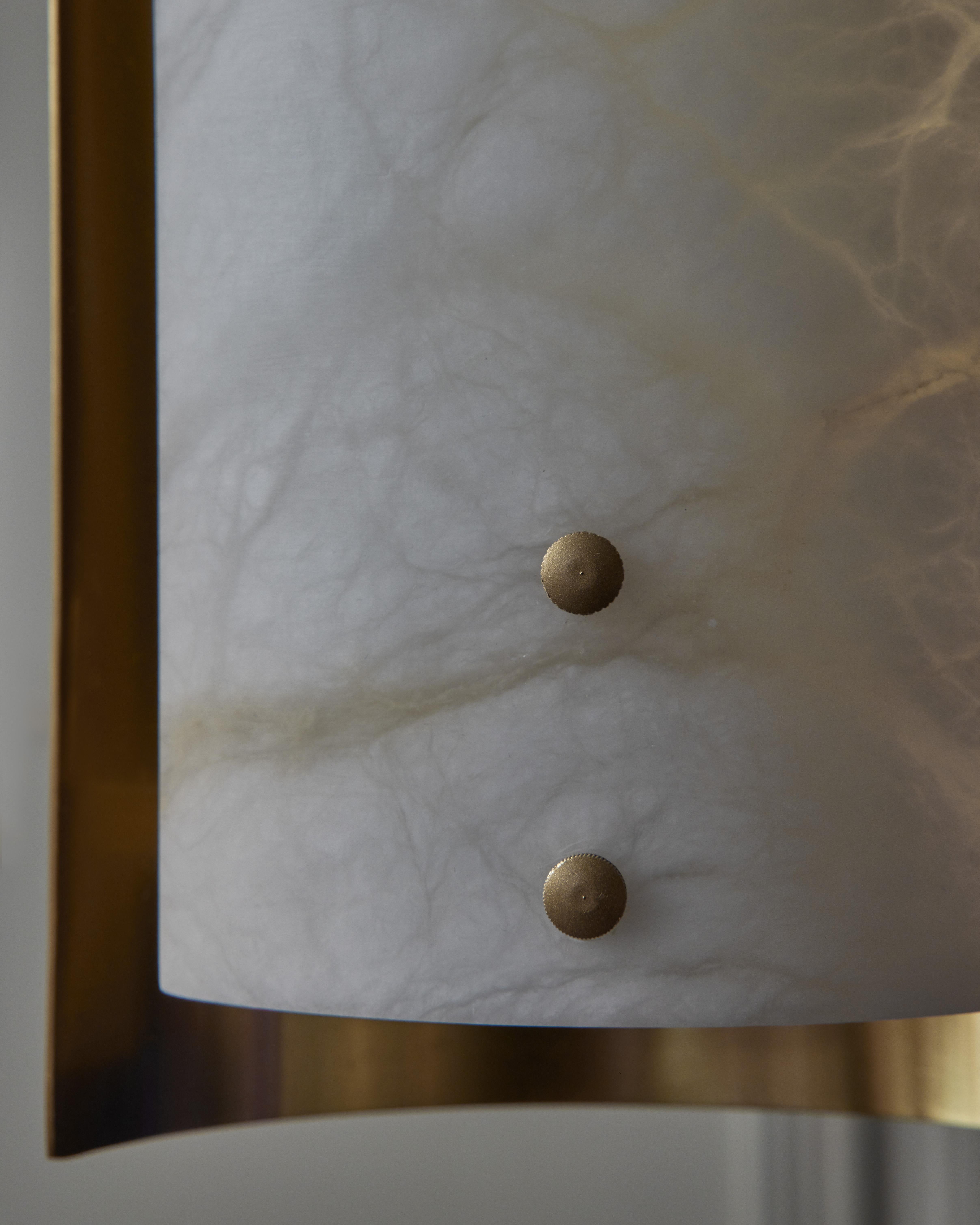 Lustre bouclier en laiton et albâtre de Glustin Luminaires Neuf - En vente à Saint-Ouen, IDF