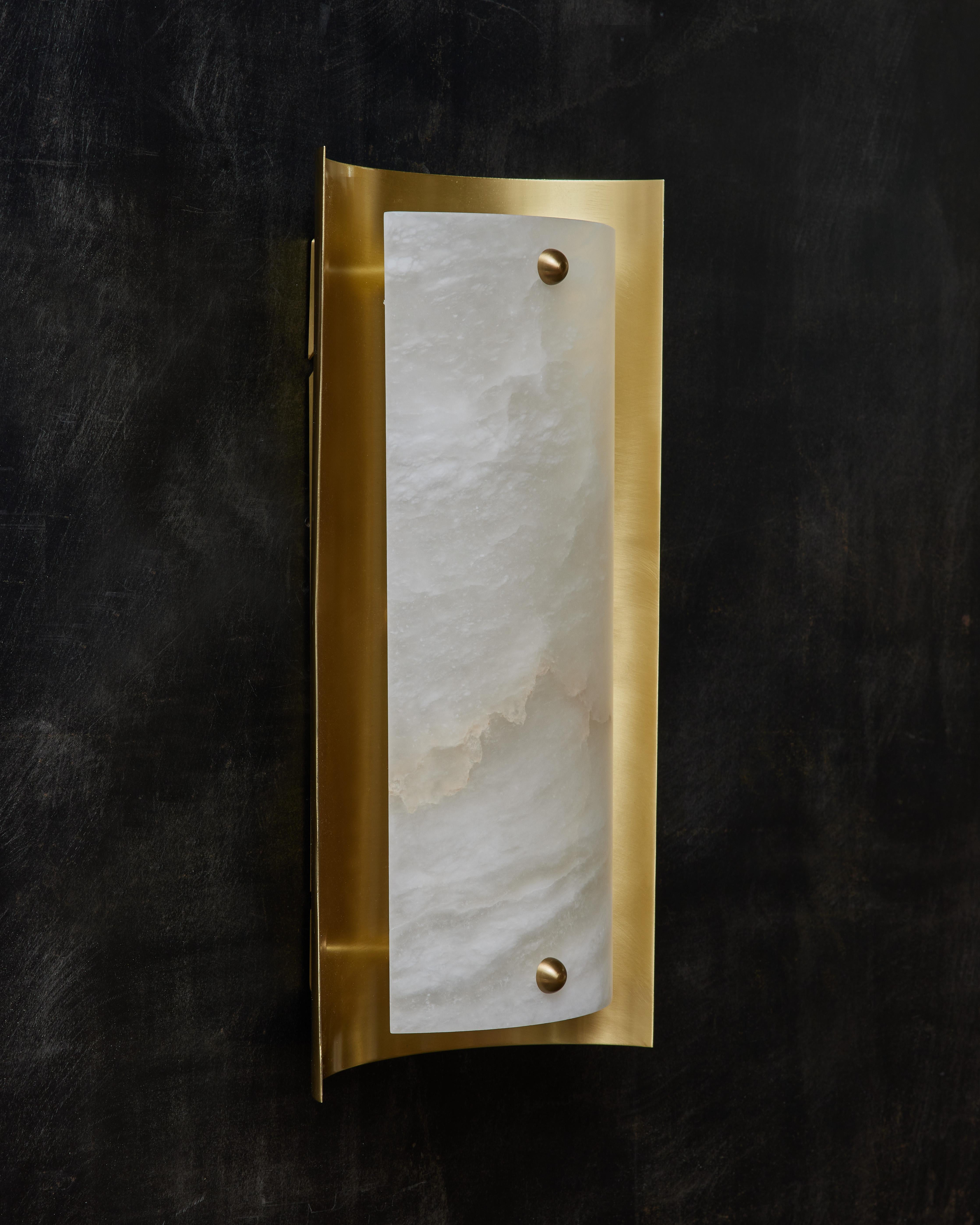 Brass and Alabaster Shield Wall Sconce by Glustin Luminaires In New Condition For Sale In Saint-Ouen, IDF