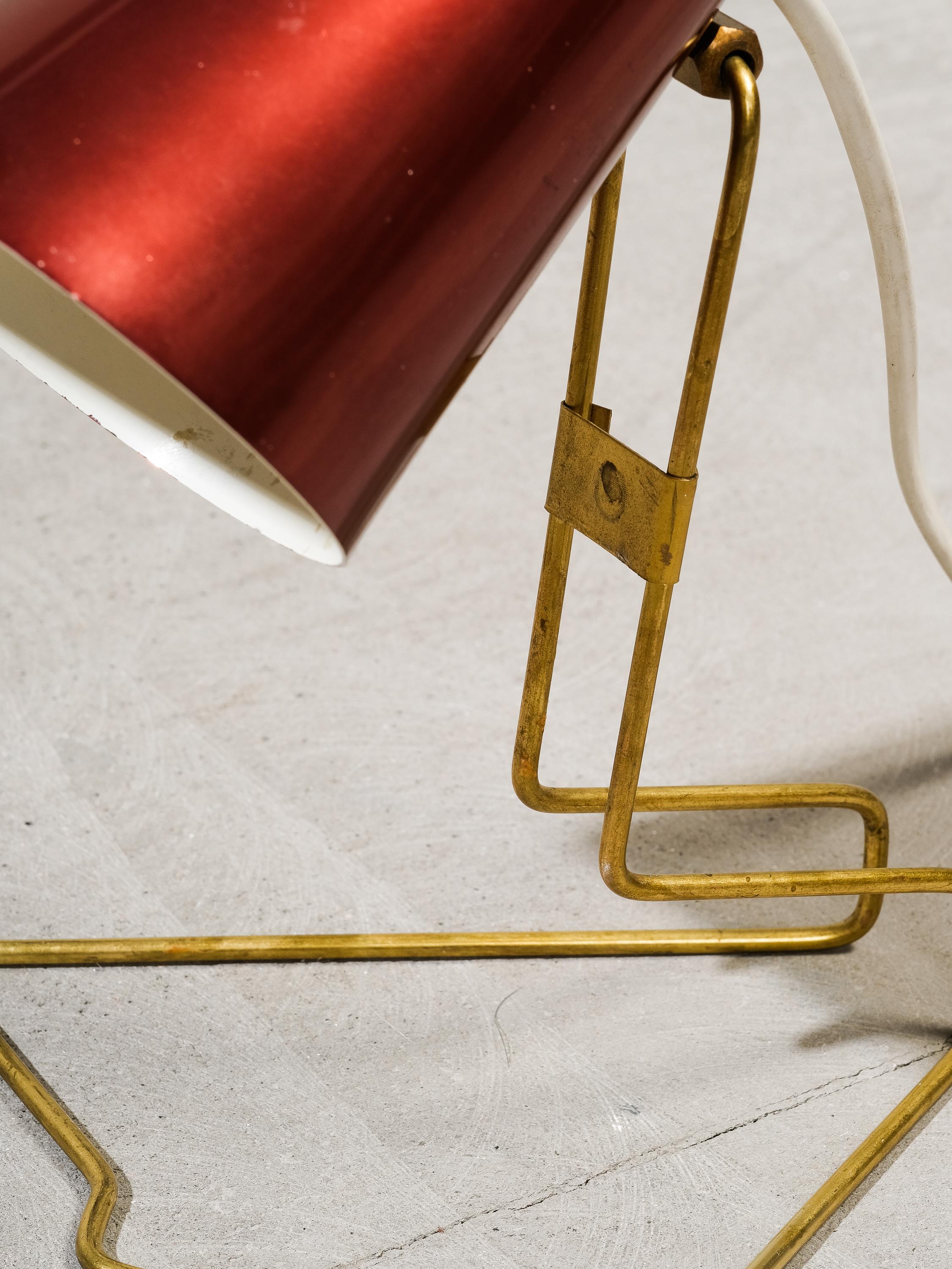 Finlandais Lampe de table ou applique murale en laiton et aluminium, modèle K 11-26 par Idman, Finlande, années 1950 en vente