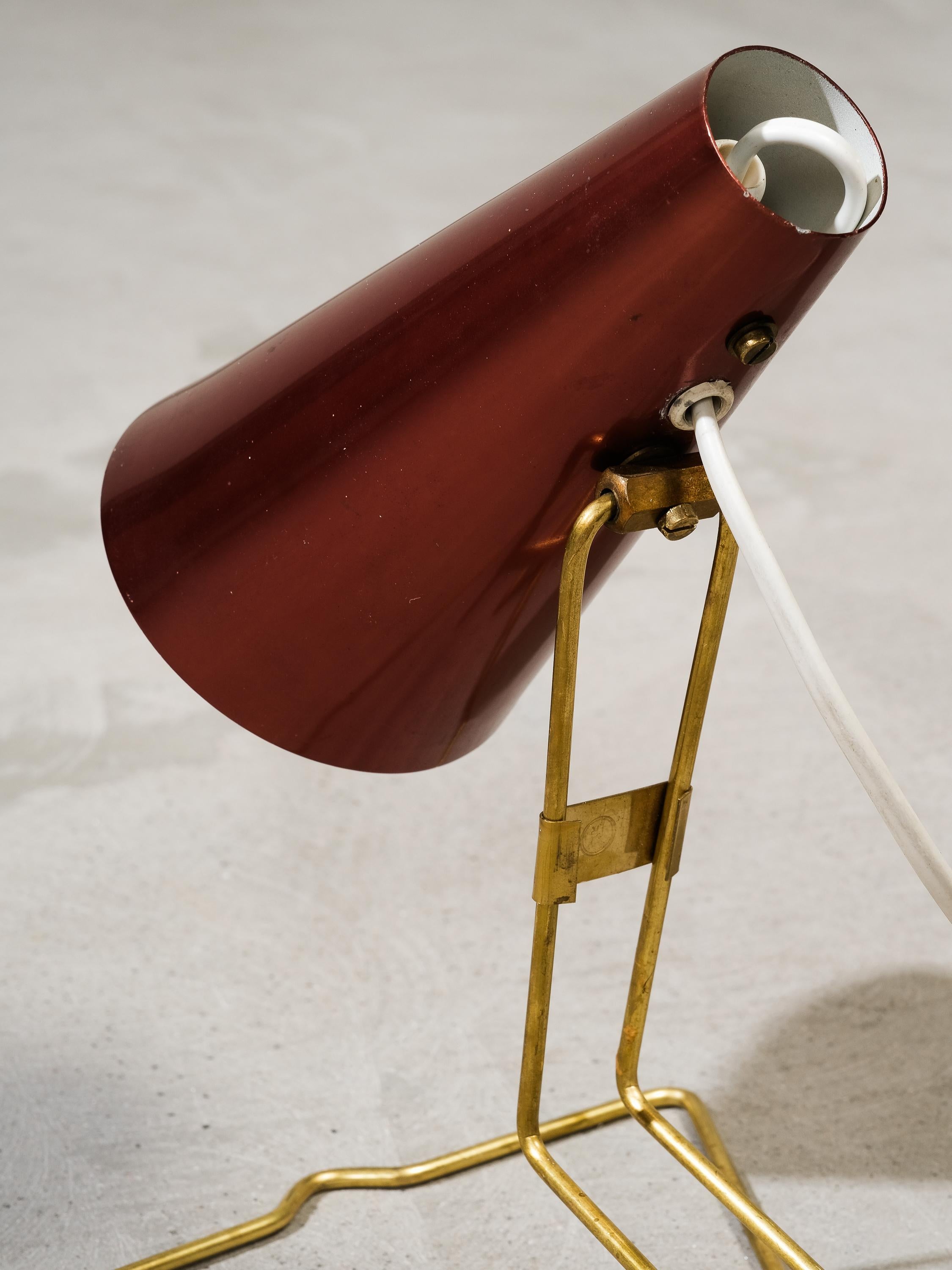 Aluminium Lampe de table ou applique murale en laiton et aluminium, modèle K 11-26 par Idman, Finlande, années 1950 en vente