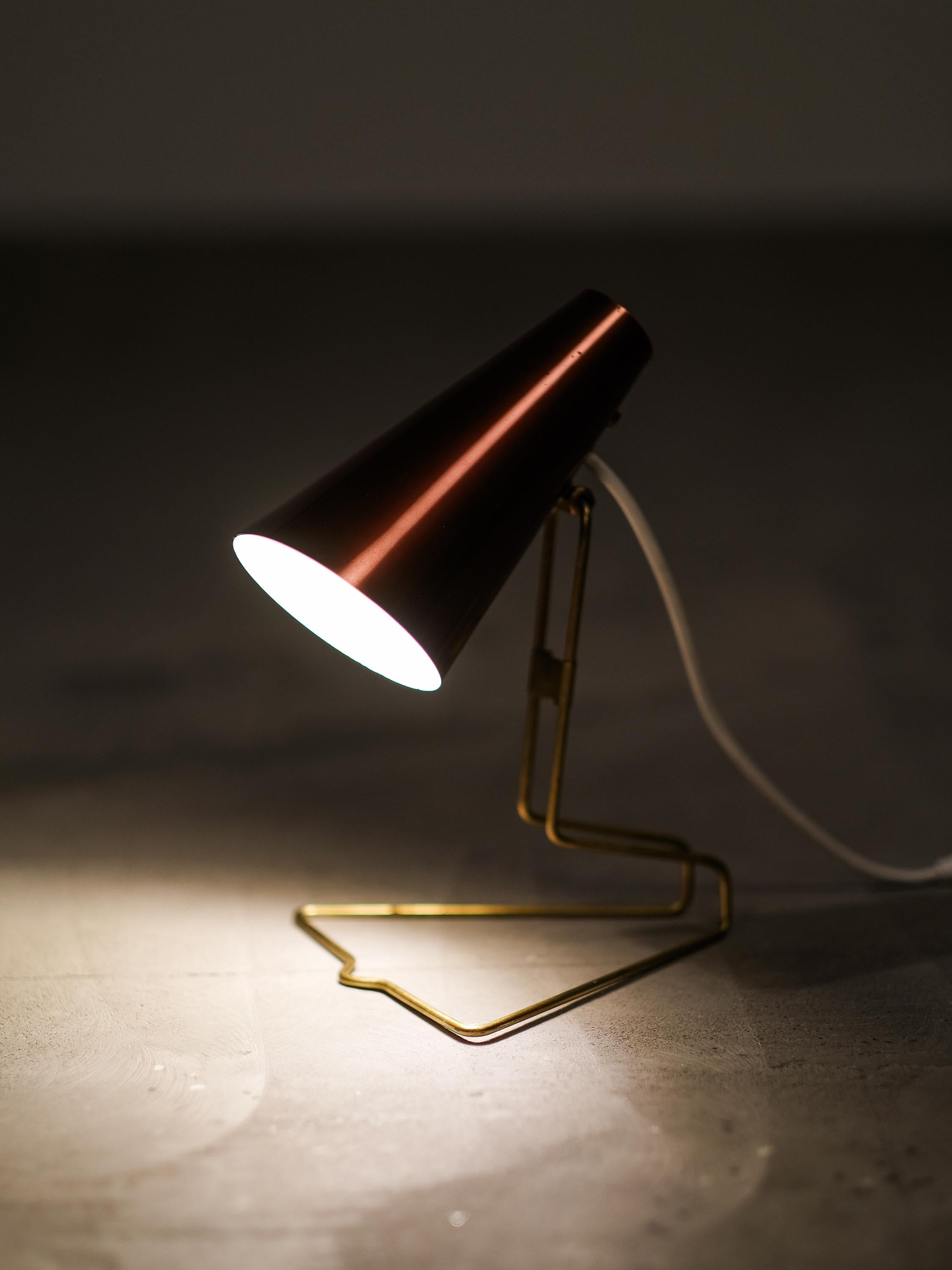 Lampe de table ou applique murale en laiton et aluminium, modèle K 11-26 par Idman, Finlande, années 1950 en vente 1