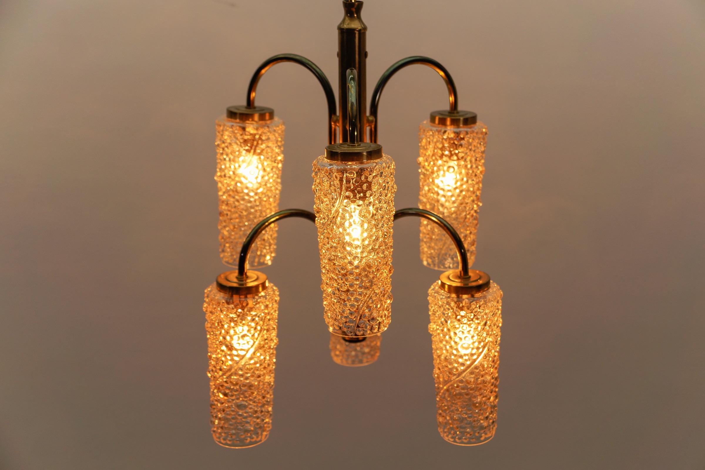 Lampada da soffitto in ottone e vetro a bolle d'aria ambrato, Germania 1960 in vendita 10