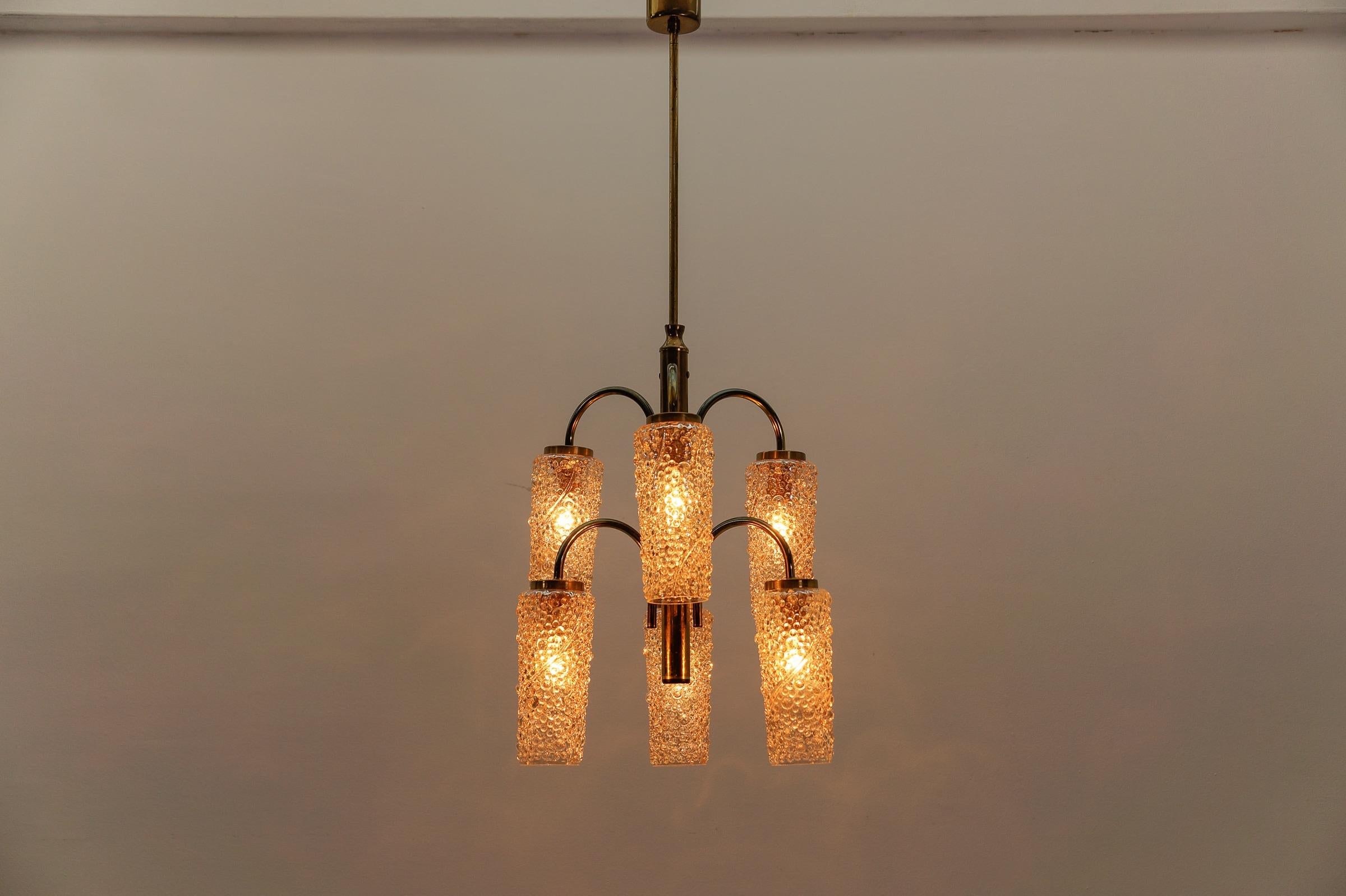 Tedesco Lampada da soffitto in ottone e vetro a bolle d'aria ambrato, Germania 1960 in vendita