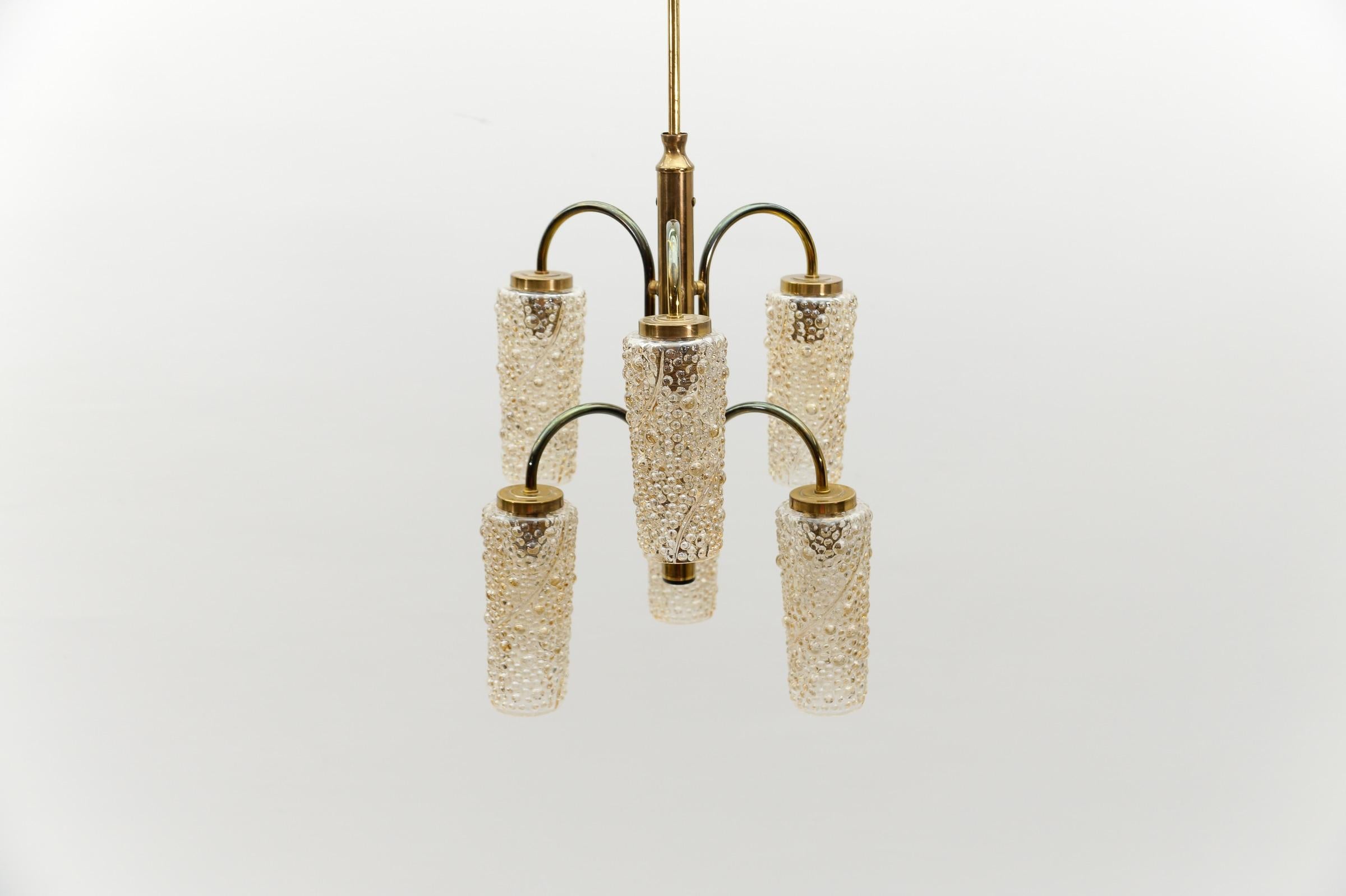 Metà XX secolo Lampada da soffitto in ottone e vetro a bolle d'aria ambrato, Germania 1960 in vendita