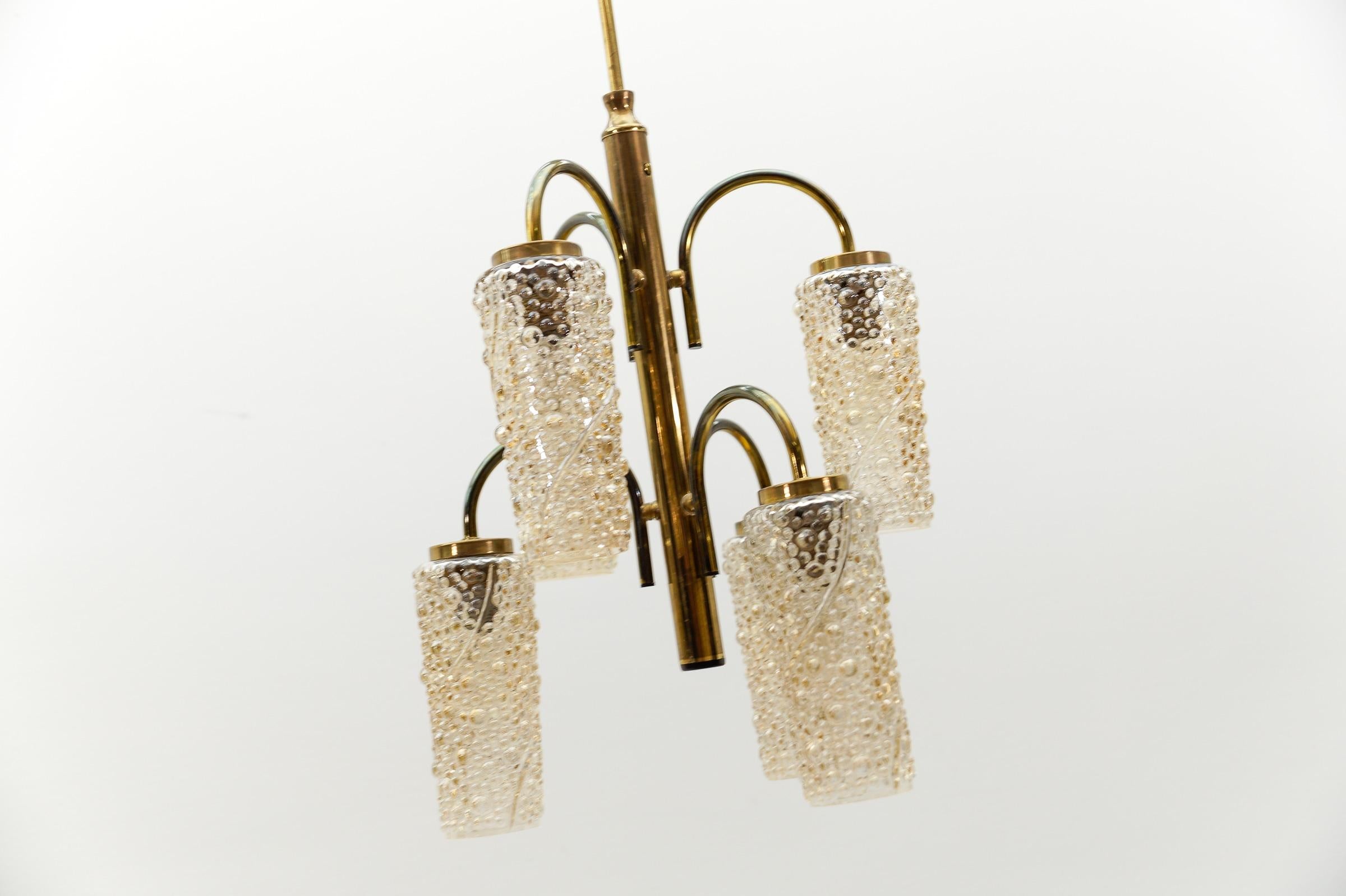 Lampada da soffitto in ottone e vetro a bolle d'aria ambrato, Germania 1960 in vendita 2