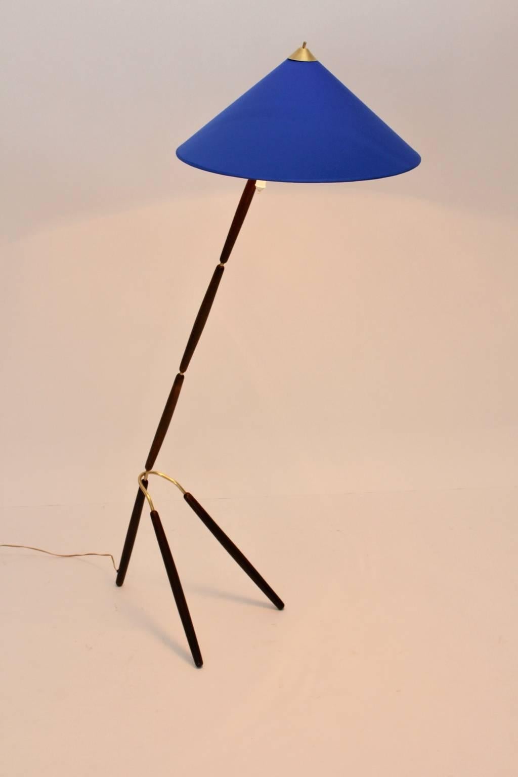 Brass Beech Vintage Floor Lamp Attributed to Giuseppe Ostuni Italy ca 1949 For Sale 9