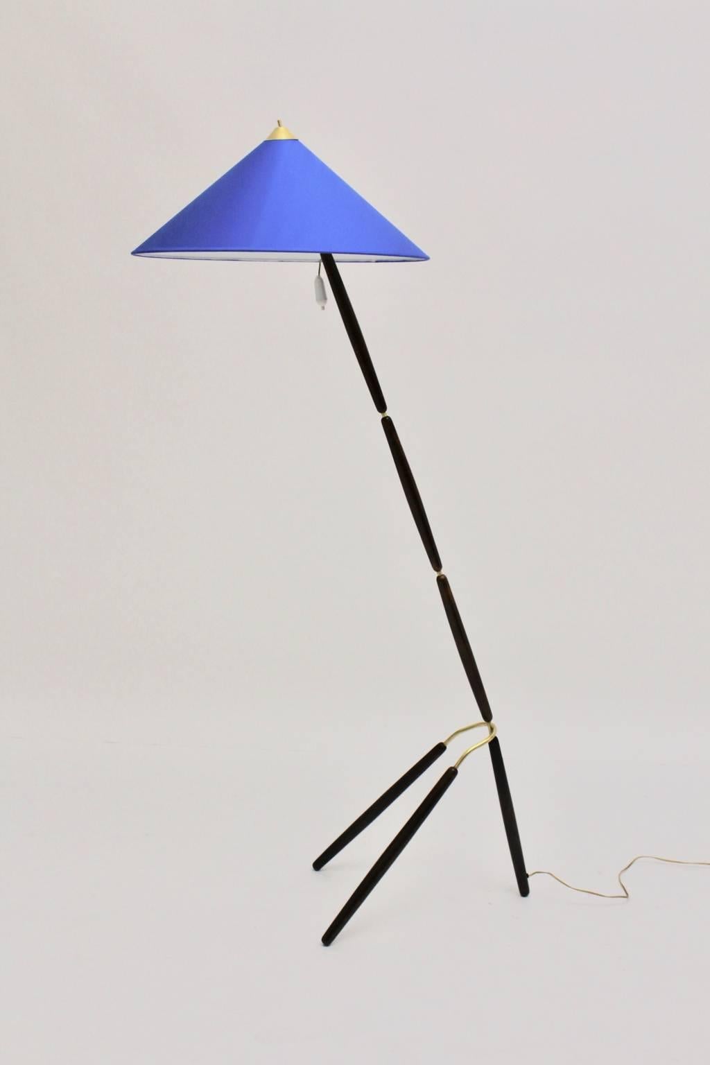 Brass Beech Vintage Floor Lamp Attributed to Giuseppe Ostuni Italy ca 1949 In Good Condition For Sale In Vienna, AT