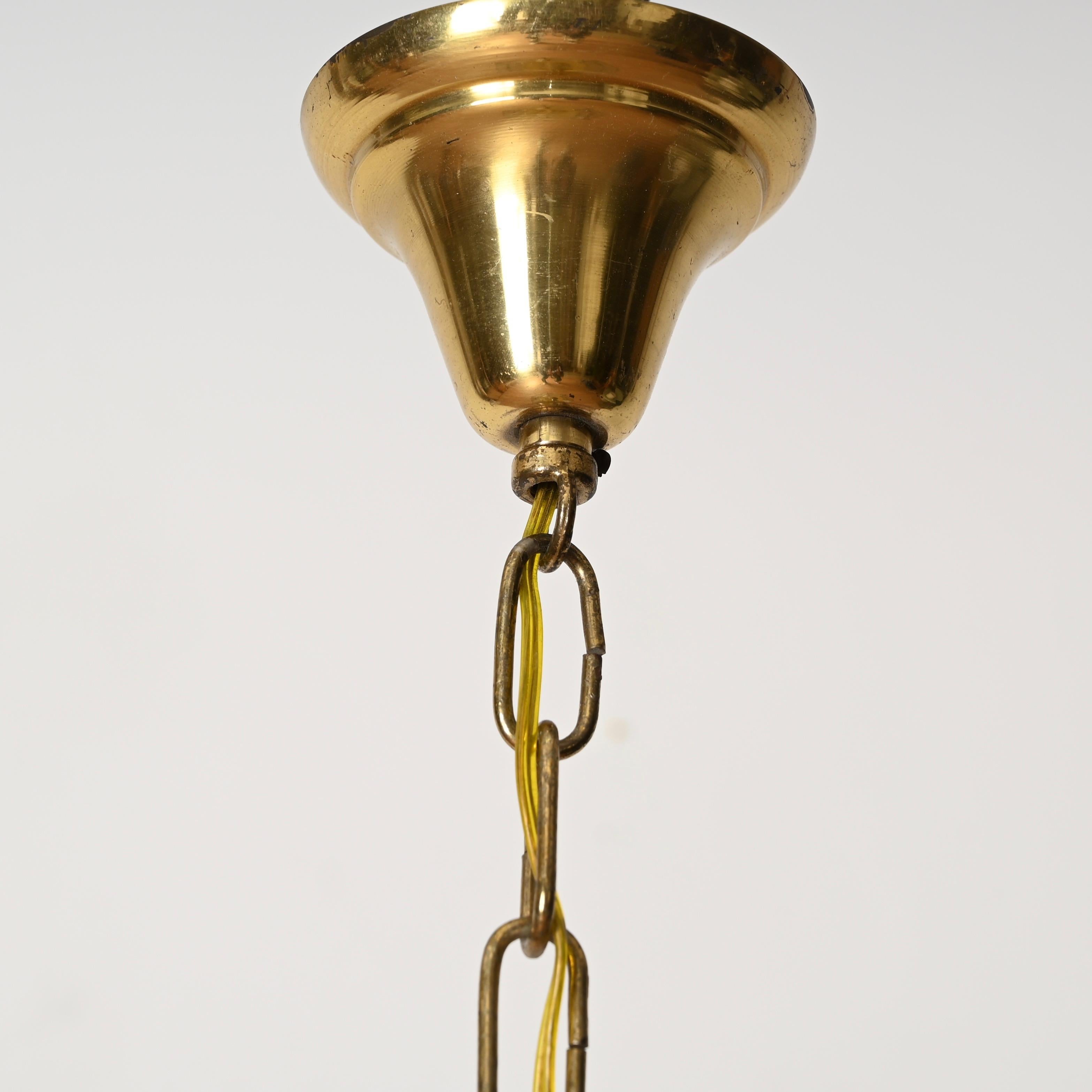 Sechseckiger italienischer Kronleuchter aus Messing und abgeschrägtem Glas nach Fontana Arte, 1950er Jahre 10