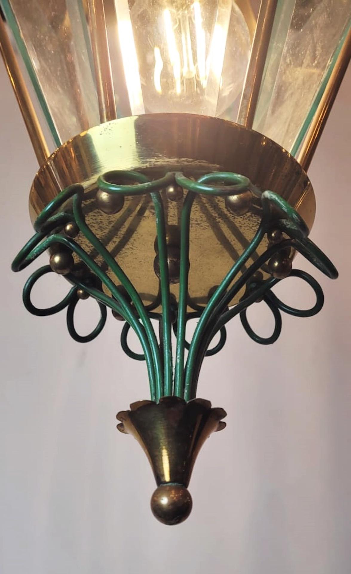 Farol de latón y cristal biselado Moderno de mediados de siglo en venta