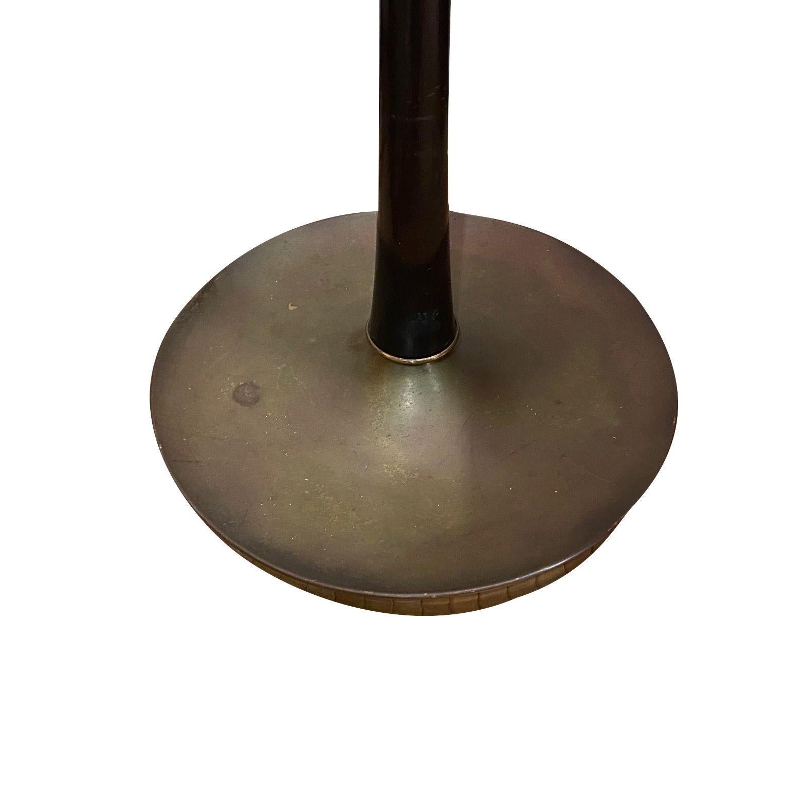 1950's Italian, Brass and Black Ebonised Wood Floor Lamp, Attributed to Stilnovo For Sale 1