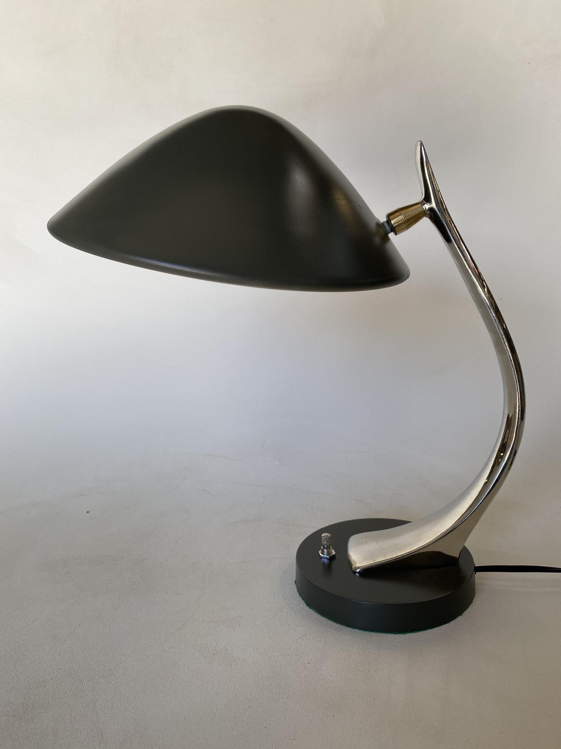 Mid-Century Modern Brass and Black Enamel Cobra Desk Lamp by Laurel