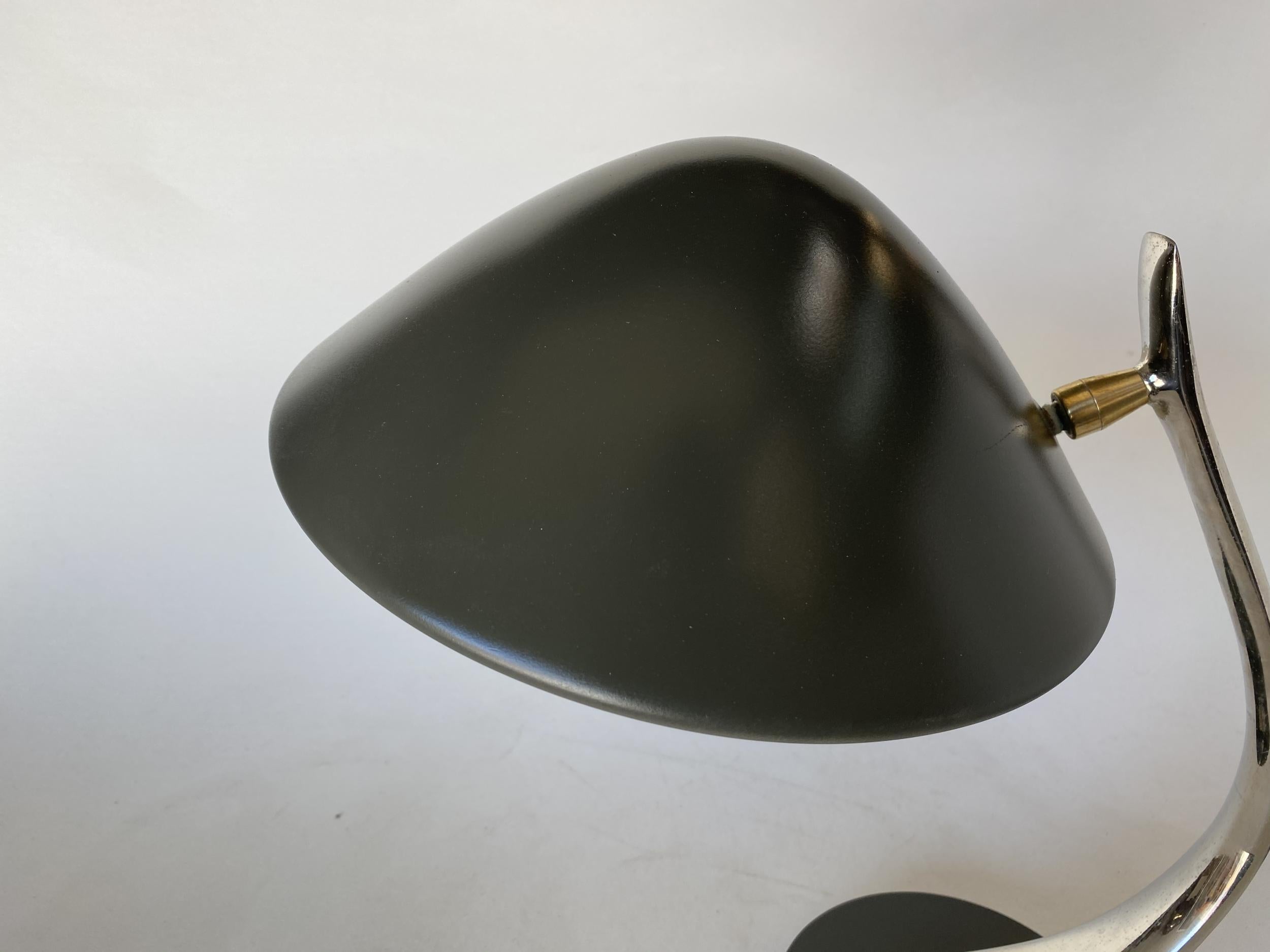 Mid-20th Century Brass and Black Enamel Cobra Desk Lamp by Laurel