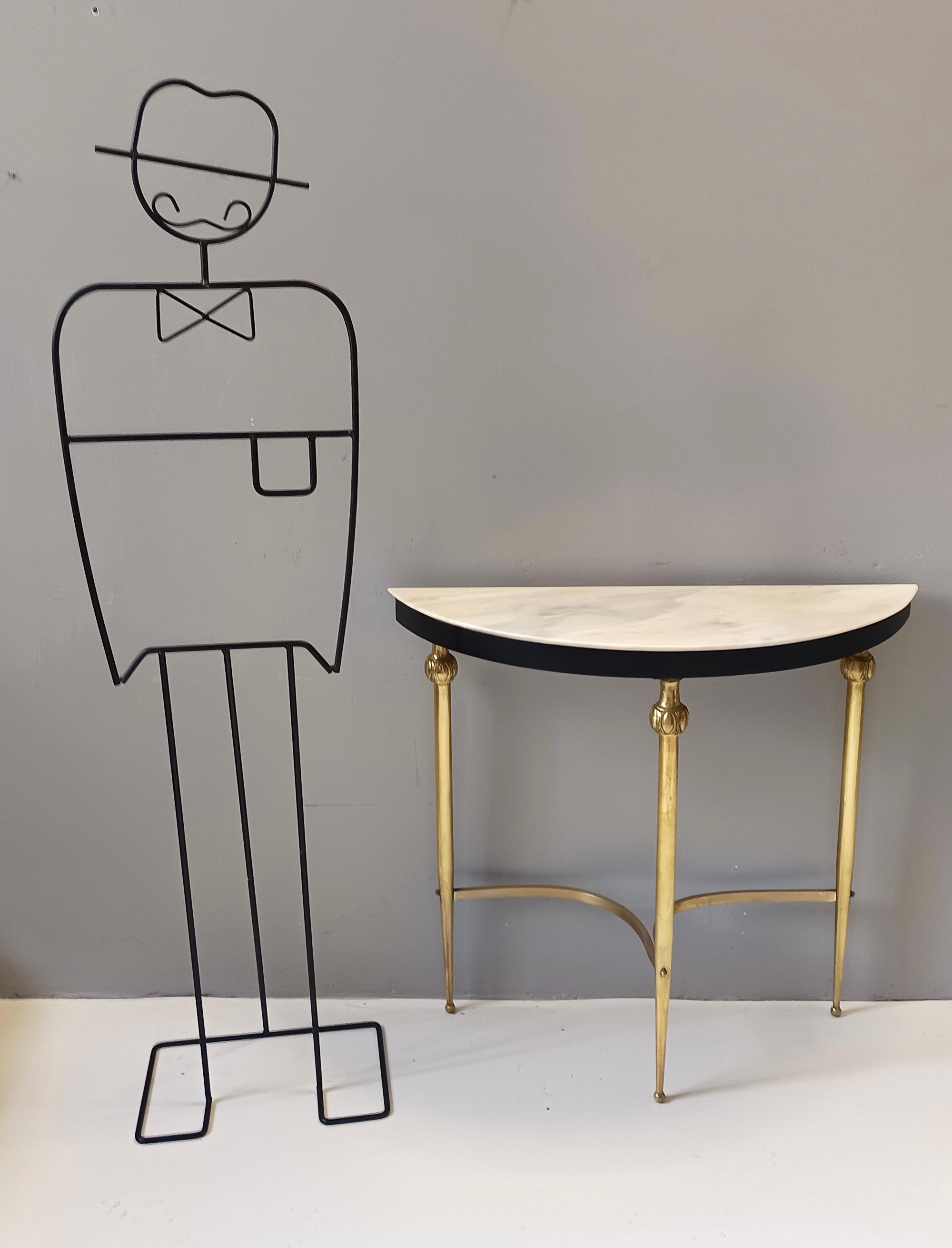 Mesa Consola de Haya Lacada en Latón y Negro con Tapa de Mármol Demilune, Italia Moderno de mediados de siglo en venta