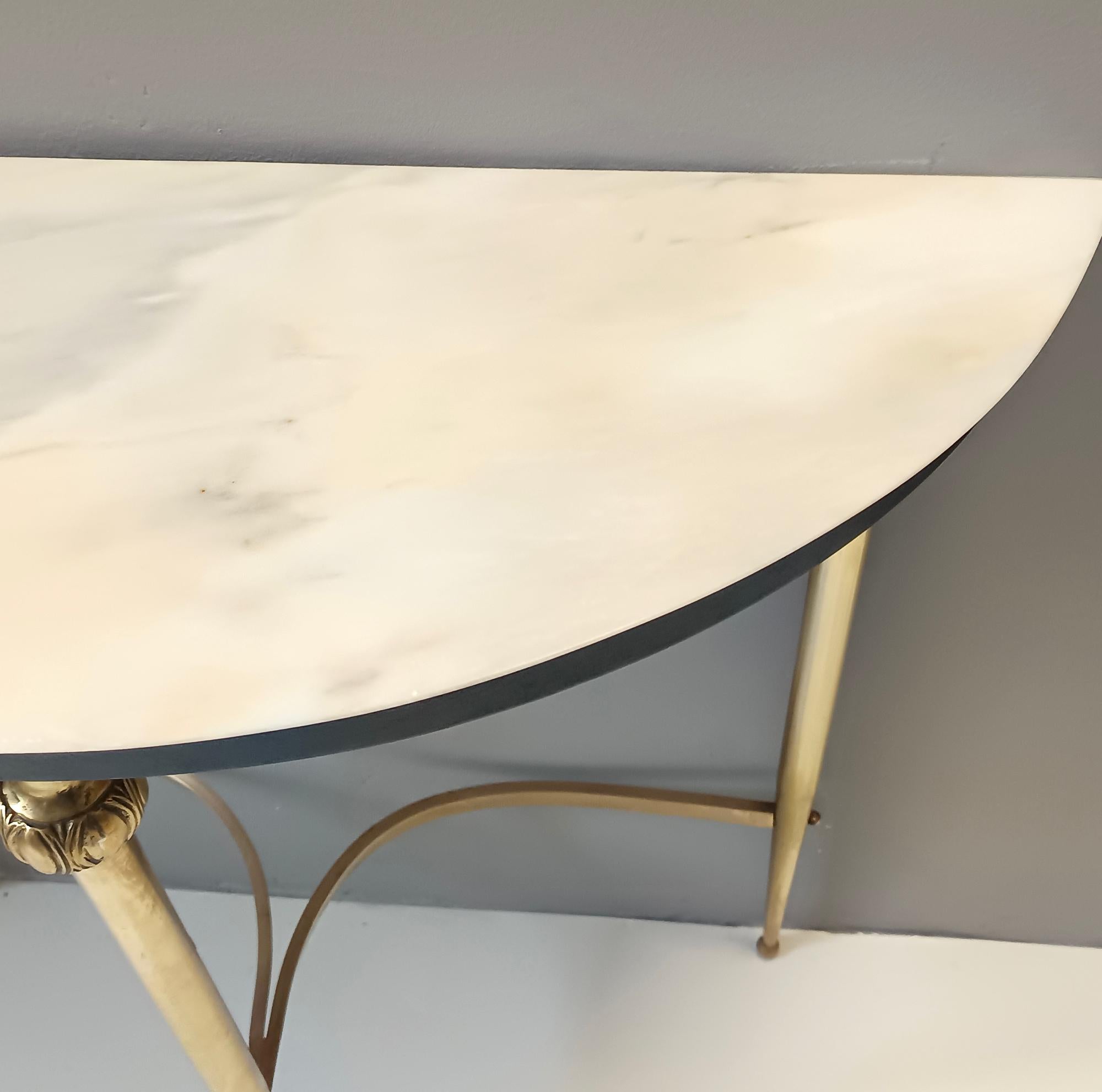 Mesa Consola de Haya Lacada en Latón y Negro con Tapa de Mármol Demilune, Italia en venta 1