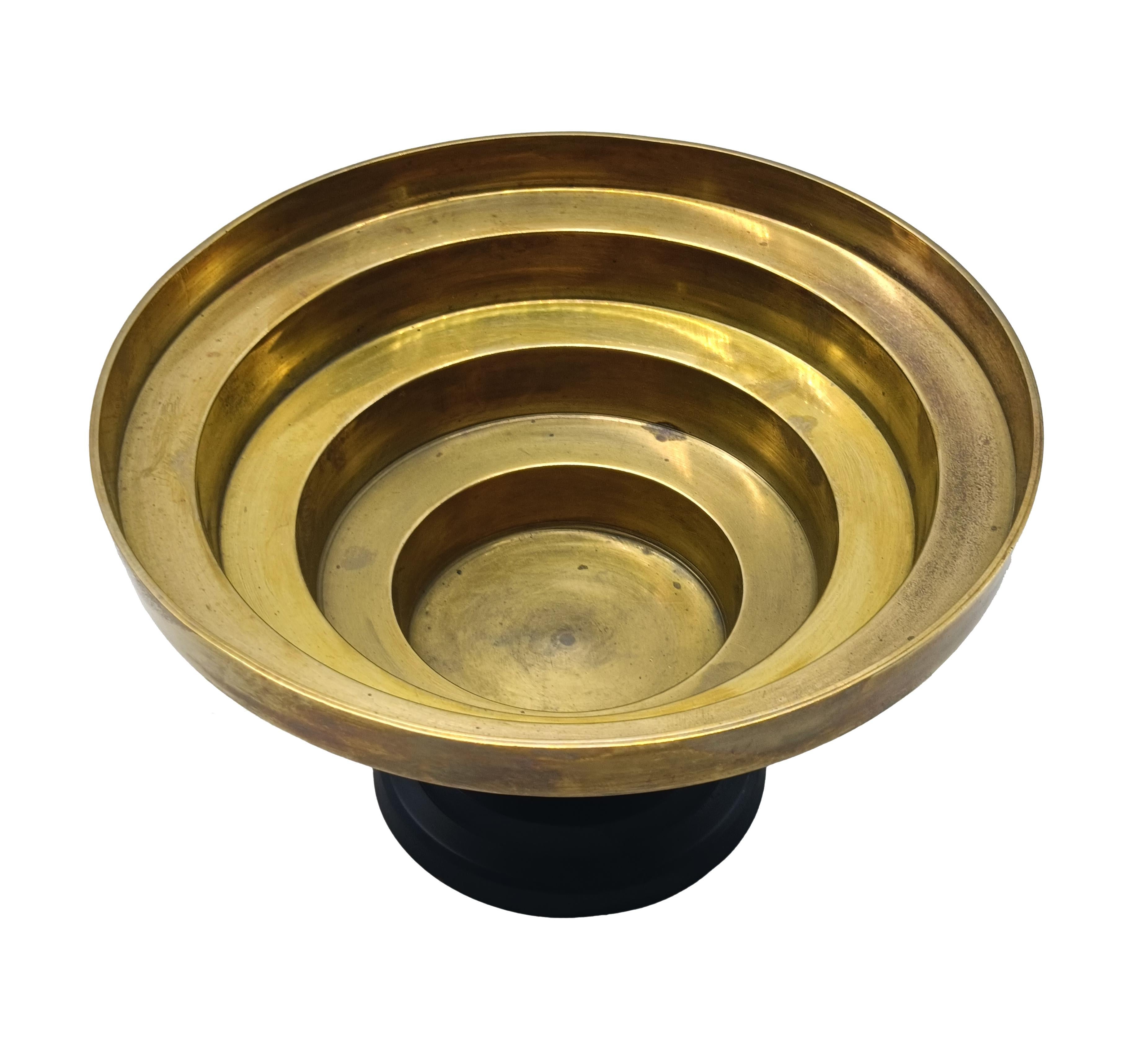 Art Déco Centrotavola in ottone e metallo nero, Italia, anni '70 in vendita