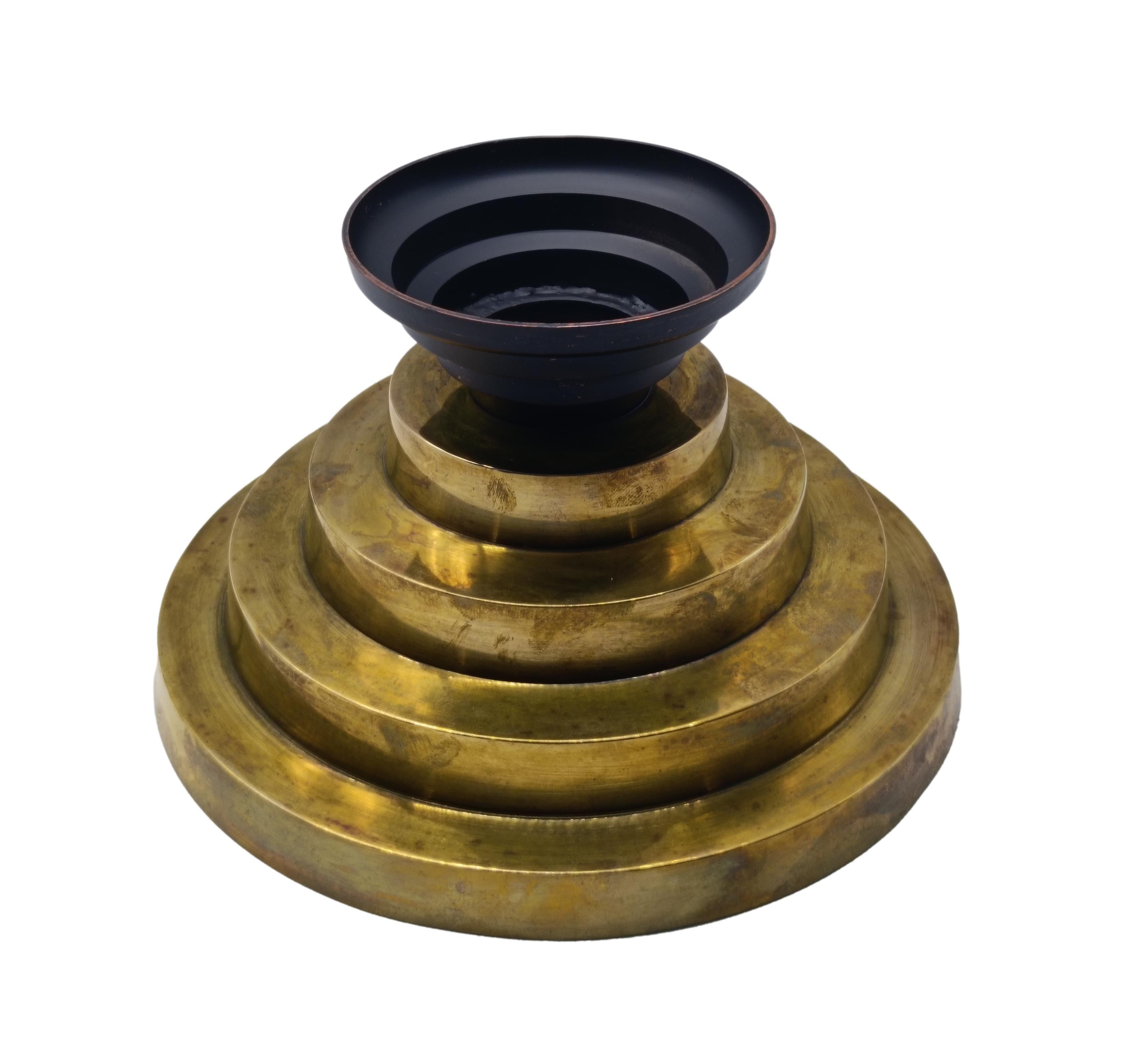 Centrotavola in ottone e metallo nero, Italia, anni '70 in vendita 2