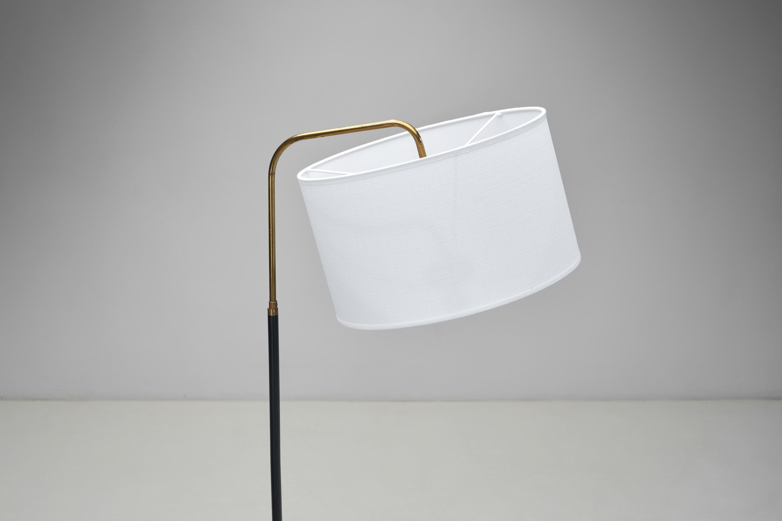 Mid-20th Century Brass and Black Steel Floor Lamp with Tripod Base, France 1950s For Sale