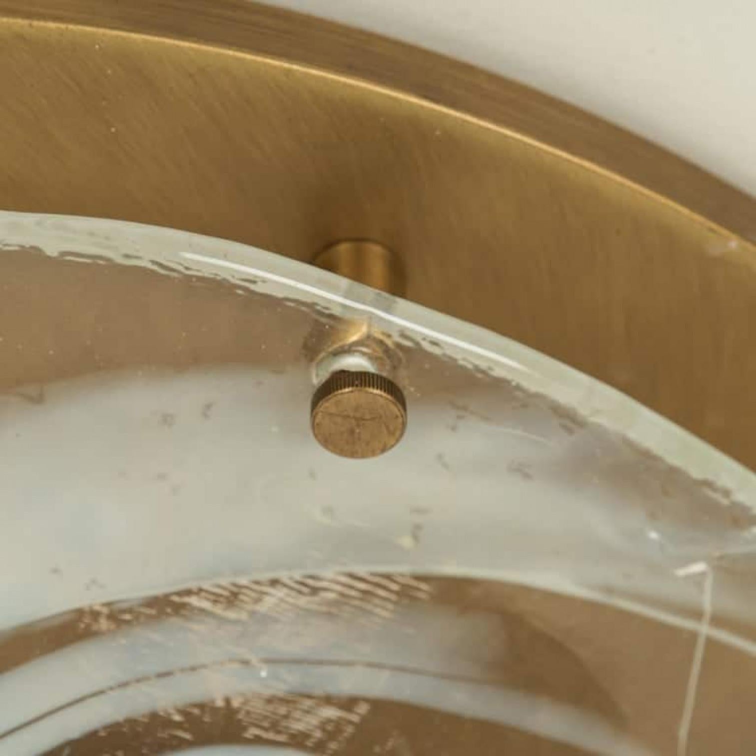 Allemand Applique murale en laiton et verre de Murano soufflé de Hillebrand, Autriche en vente