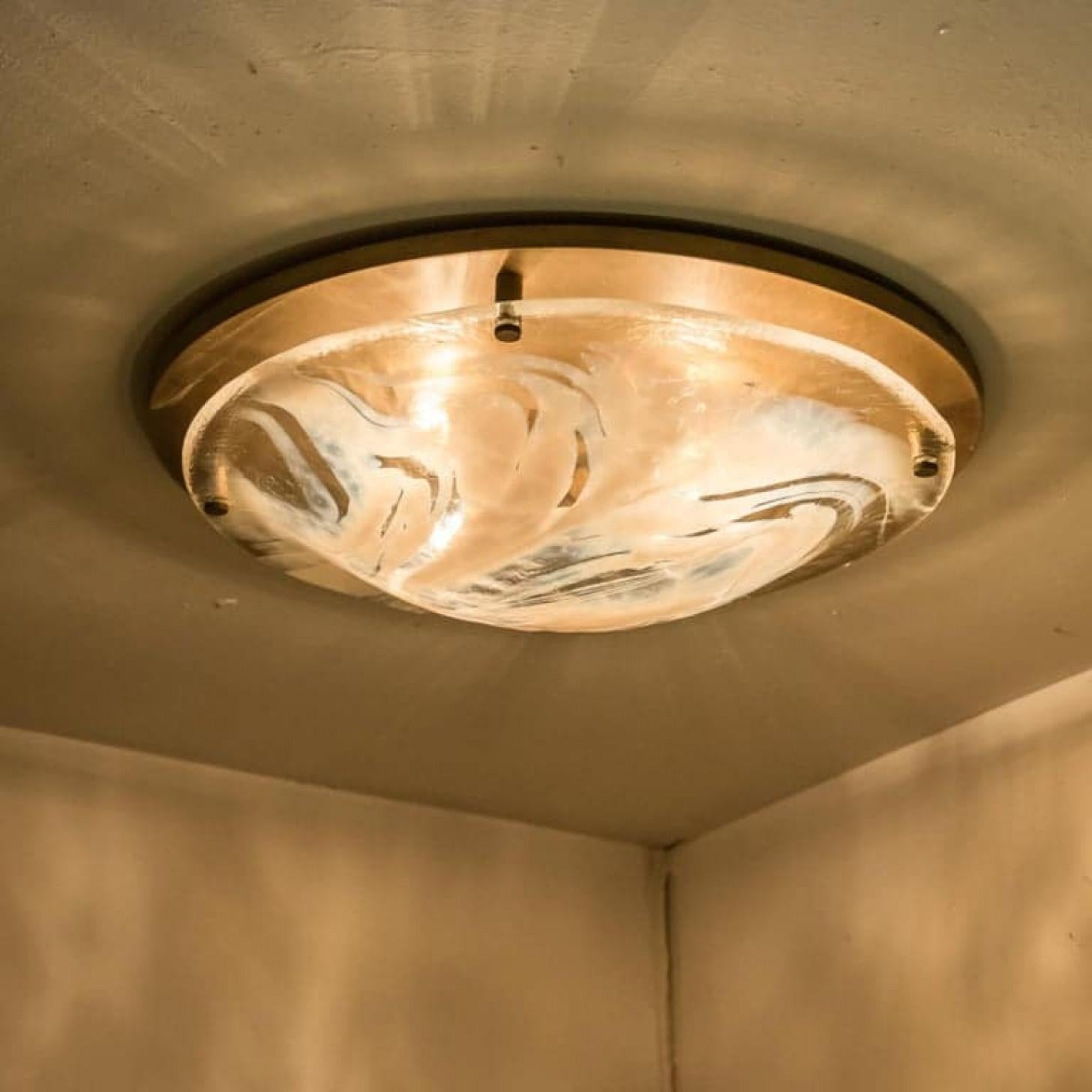 Applique murale en laiton et verre de Murano soufflé de Hillebrand, Autriche Bon état - En vente à Rijssen, NL