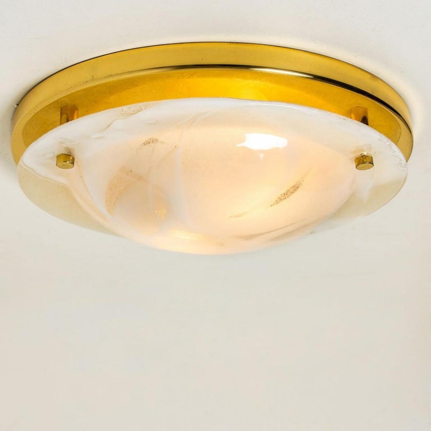 Brass and Blown Murano Glass Wall Light or Flush Mount, 1960s In Good Condition For Sale In Rijssen, NL