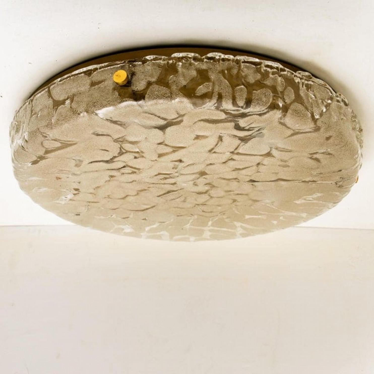 Lampada da parete o da incasso in ottone e vetro di Murano soffiato, anni '60 In condizioni buone in vendita a Rijssen, NL