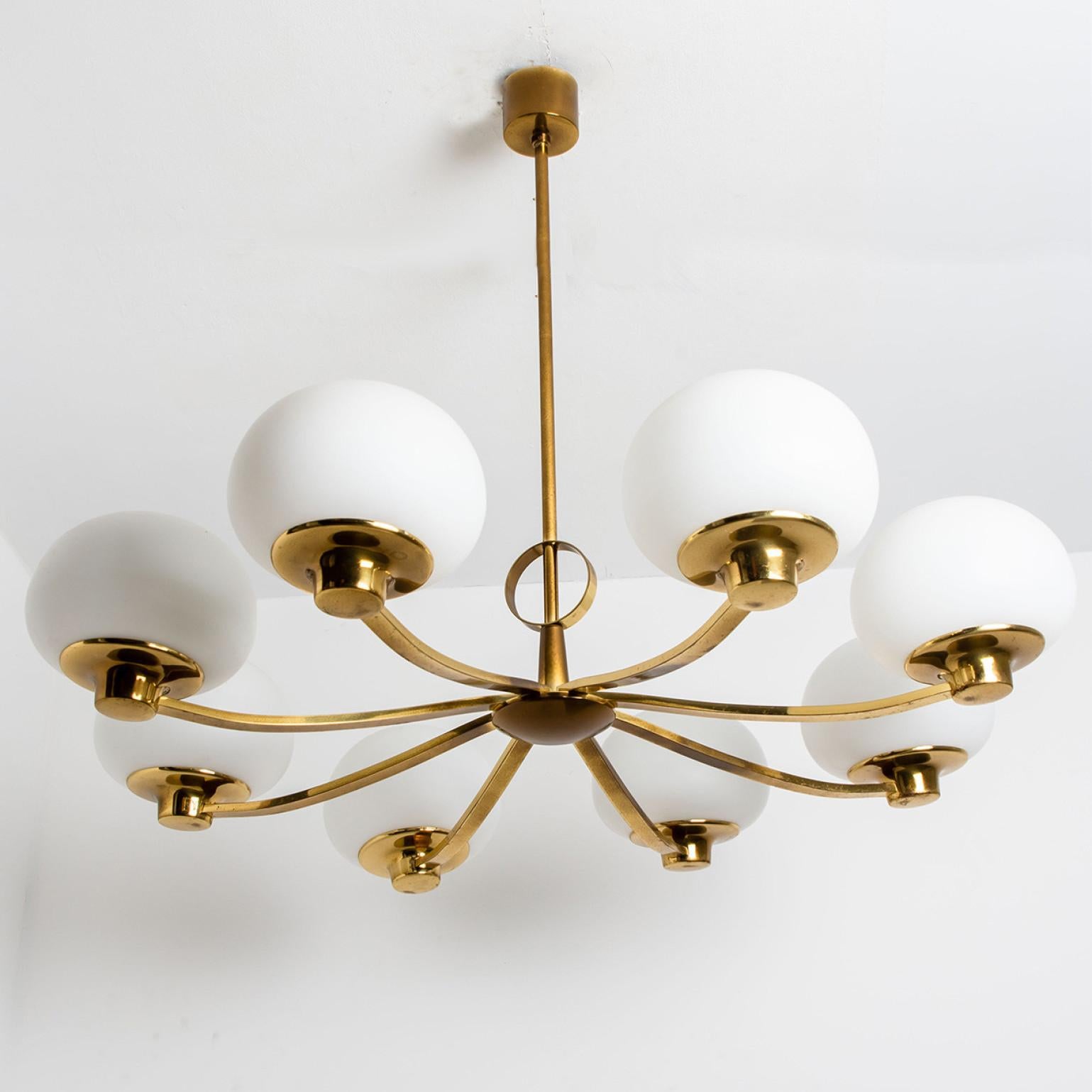 Brass and Blown Opaque Glass Chandelier by Hillebrand, 1960s In Good Condition In Rijssen, NL