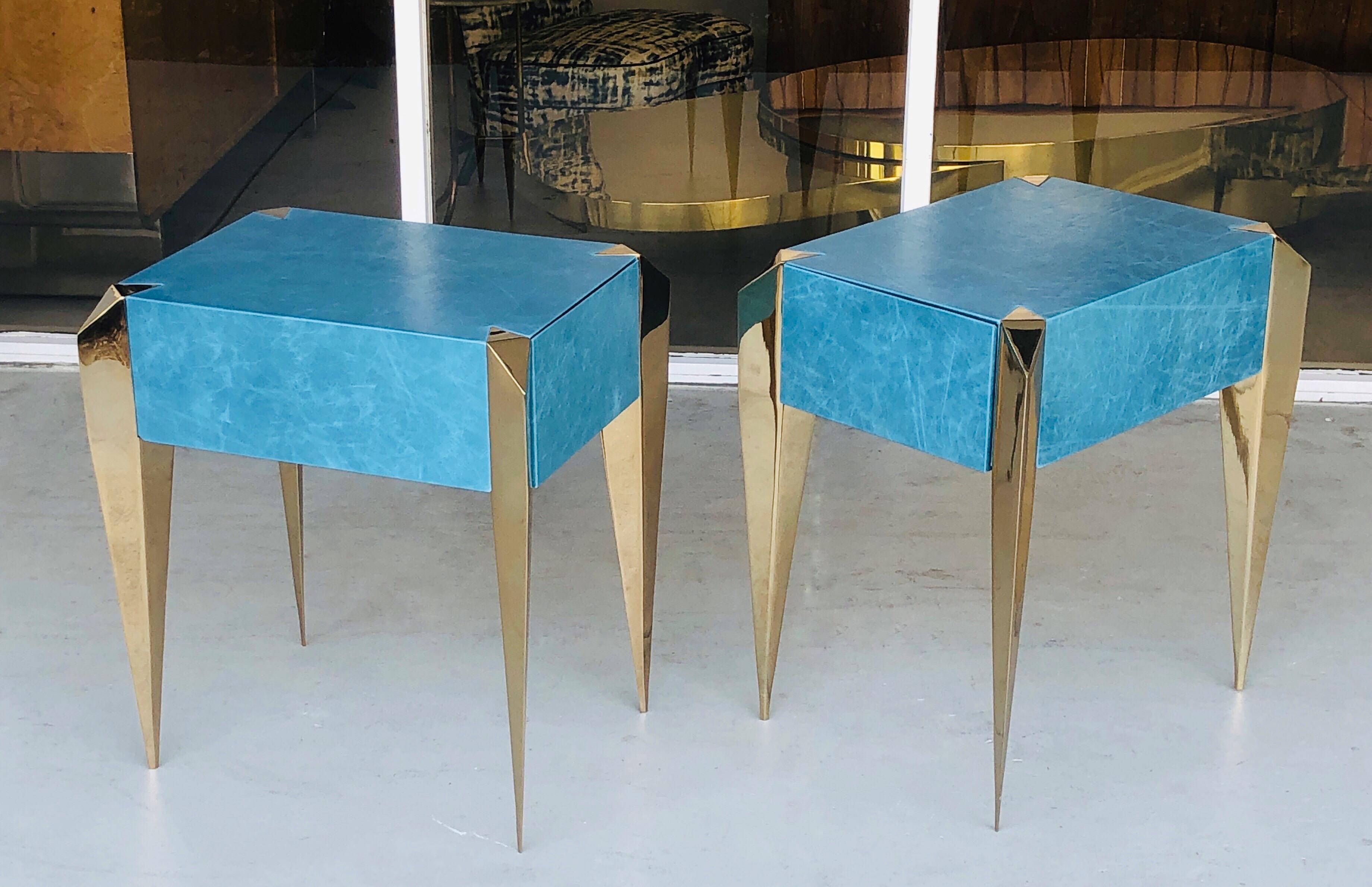  Blue Leather and Gold Plate Sculptural Modern Side End Tables, 1980s In Good Condition In Miami, FL