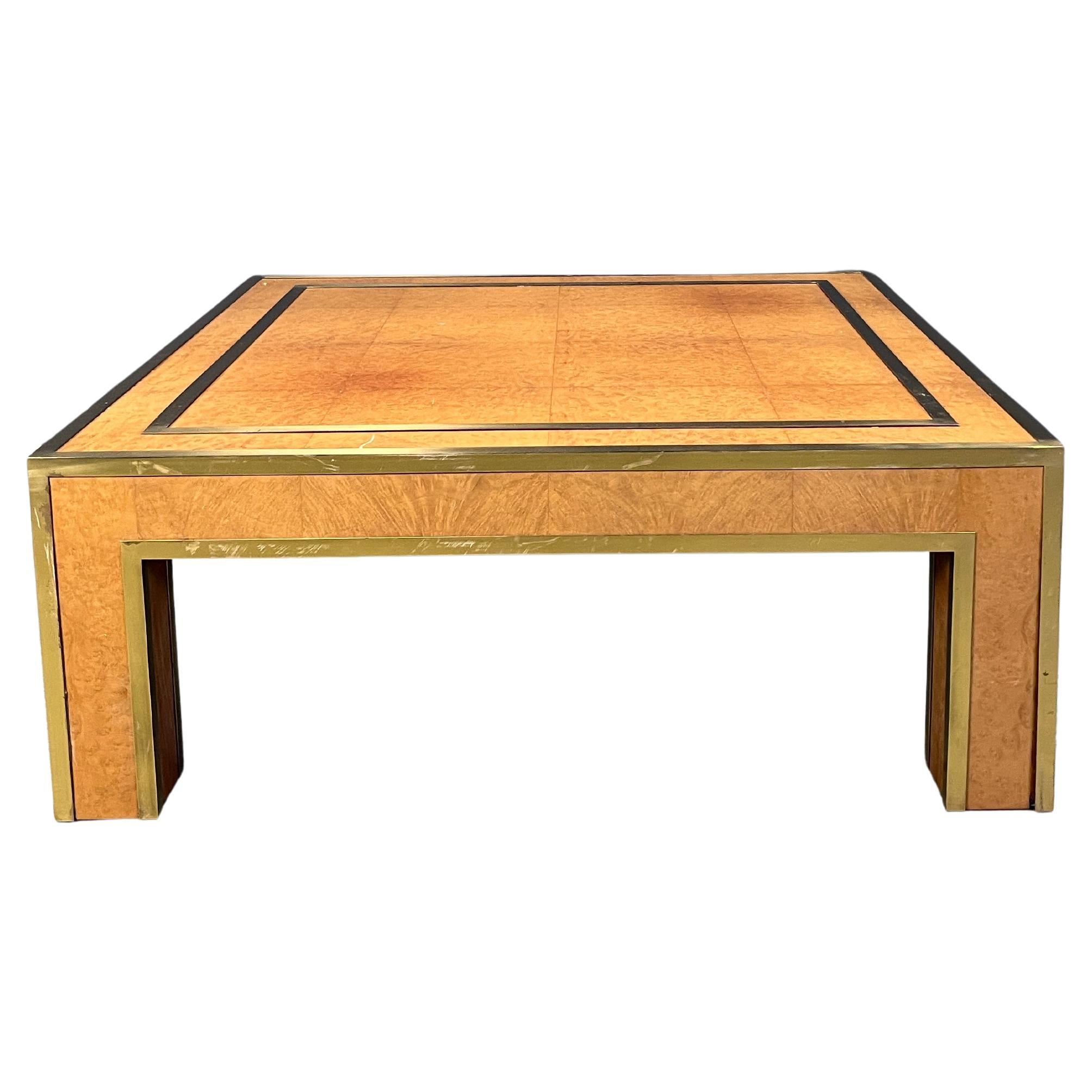 Table basse en laiton et bois de ronce par Jean Claude Mahey, années 1970
