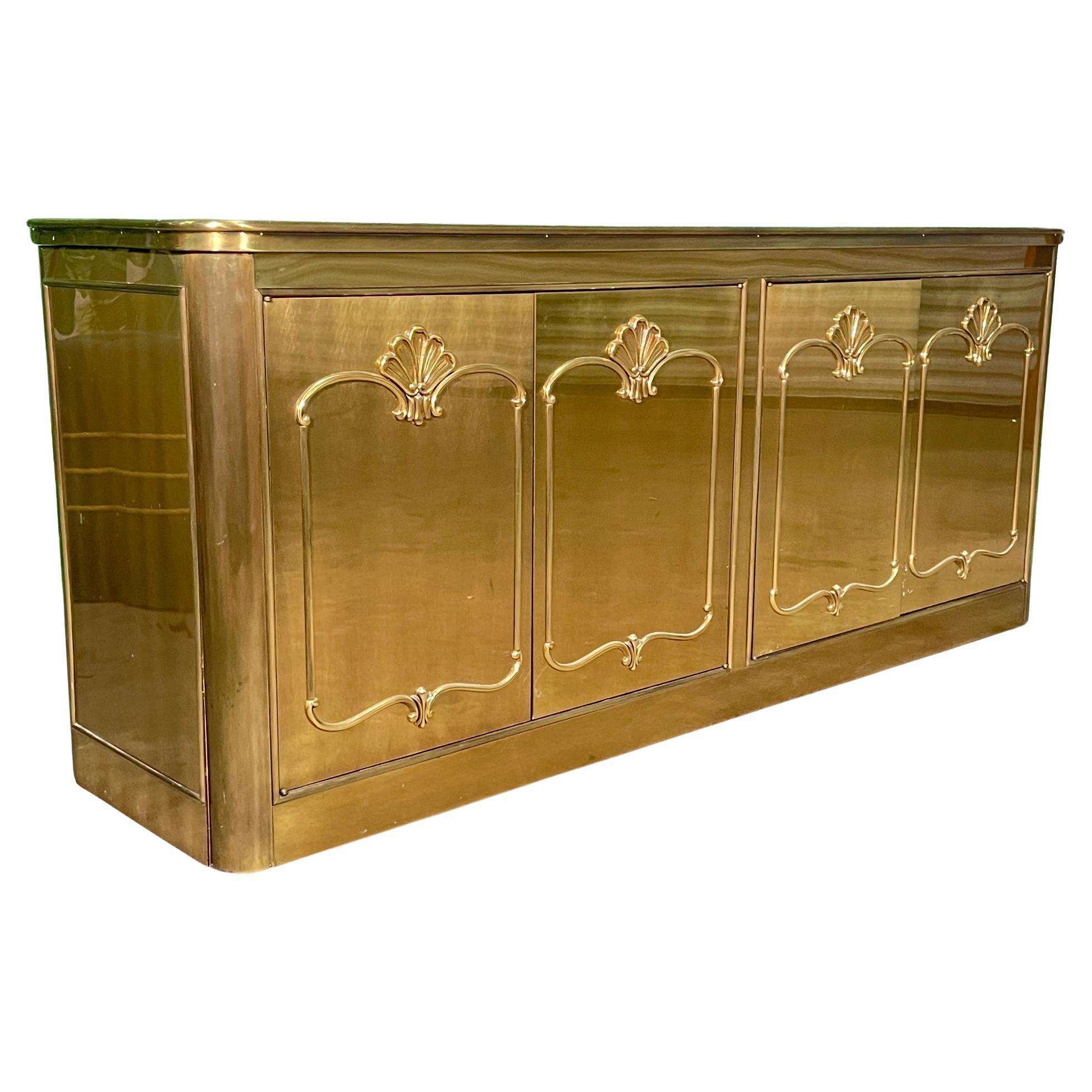 Vintage Breakfront Buffet by Thomasville at 1stDibs