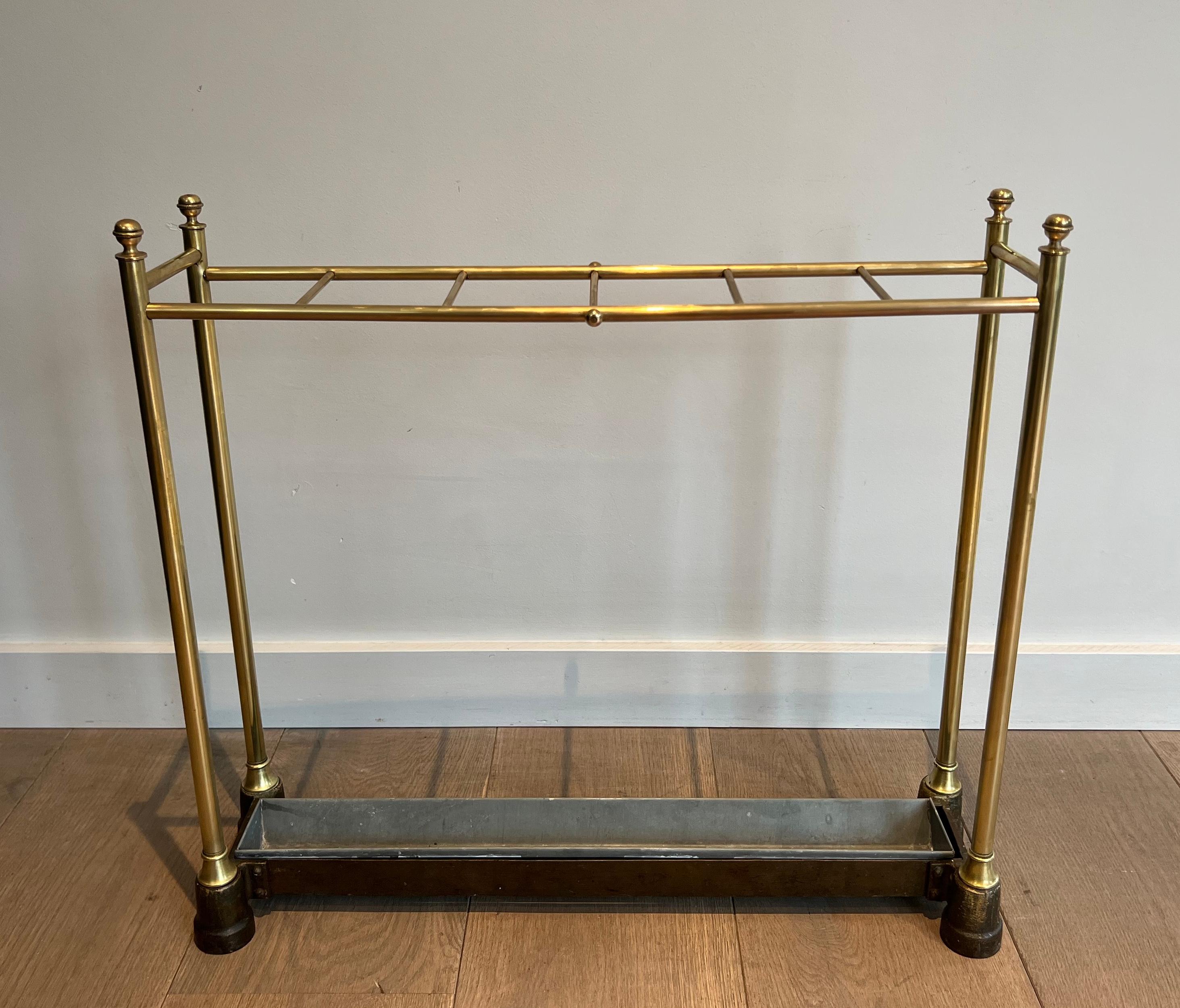 Stand pour parapluie en laiton et en fonte. Français. Circa 1900 en vente 5