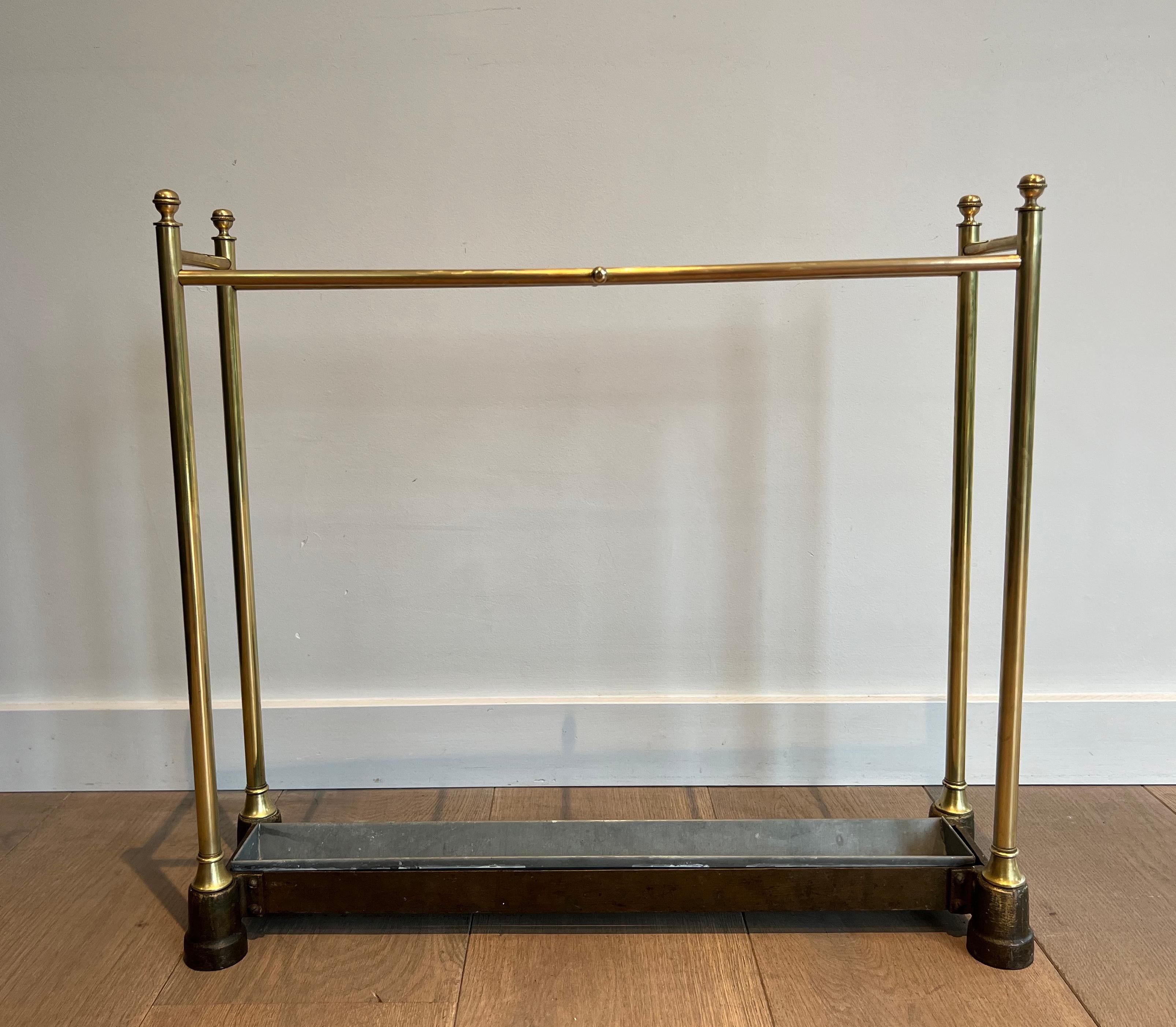 Stand pour parapluie en laiton et en fonte. Français. Circa 1900 en vente 7