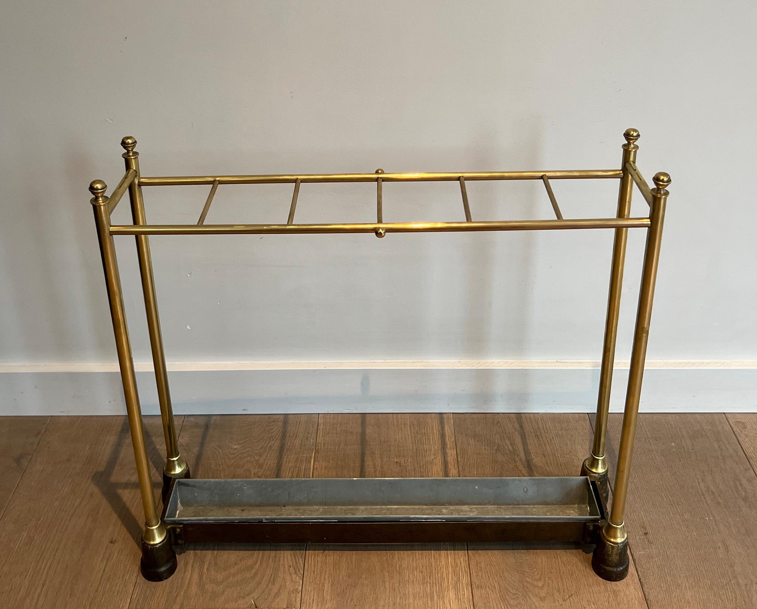 Néoclassique Stand pour parapluie en laiton et en fonte. Français. Circa 1900 en vente