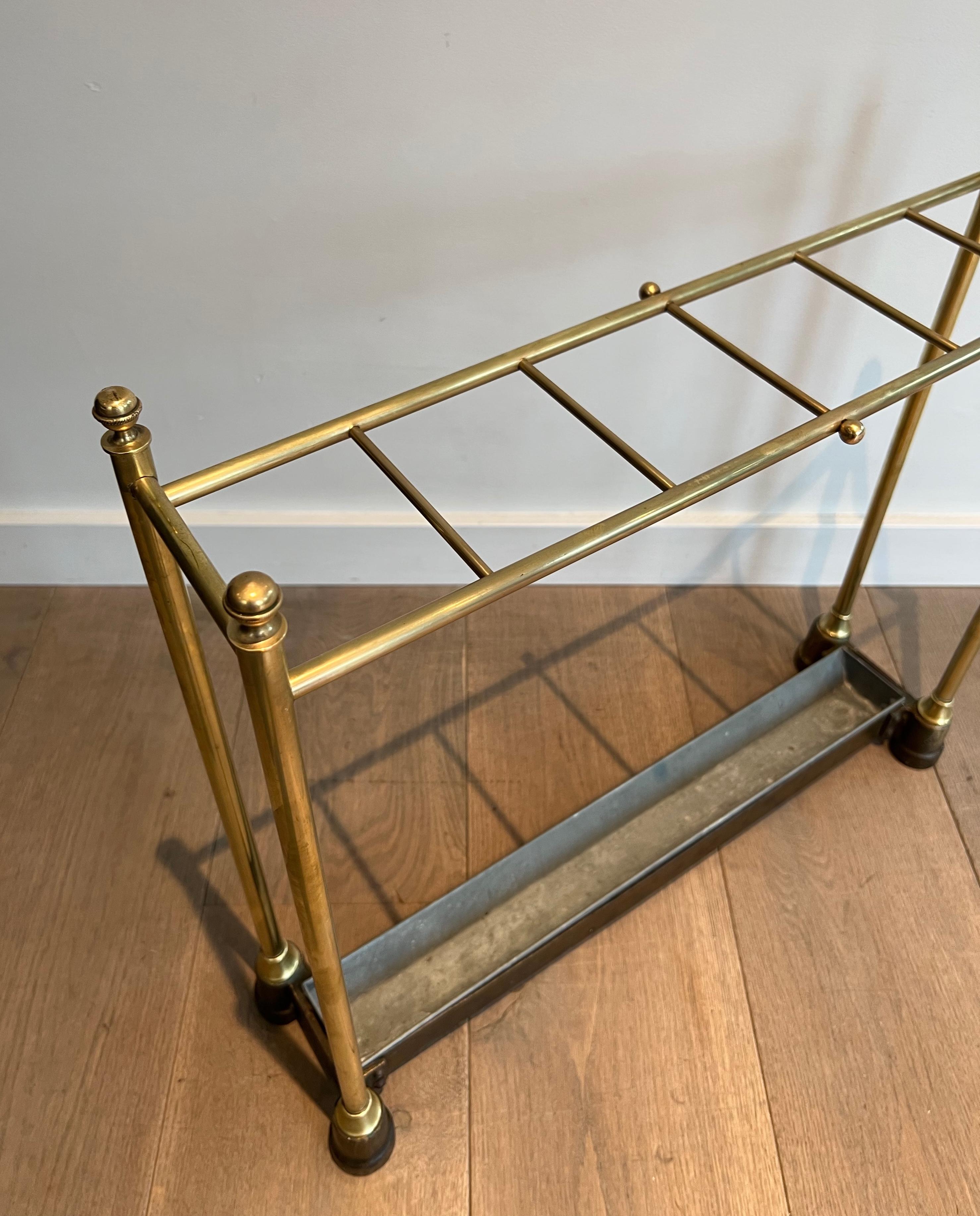 Stand pour parapluie en laiton et en fonte. Français. Circa 1900 en vente 1
