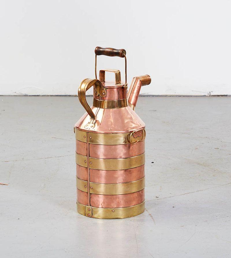 Brass and Copper Milk Can In Good Condition For Sale In Greenwich, CT