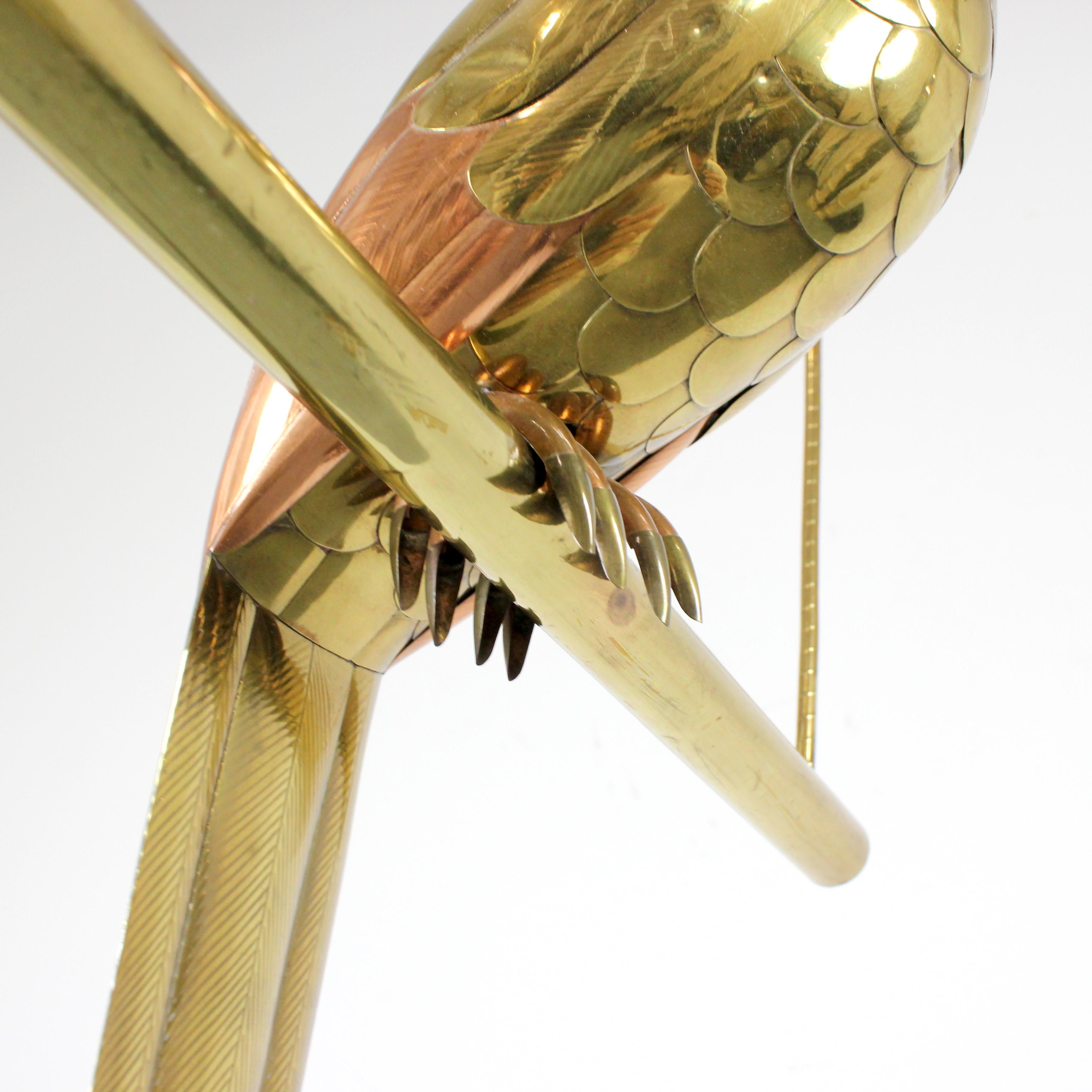 Brass and copper parrot with glass eyes - Sergio Bustamante - Mexico - c. 1970 im Angebot 3