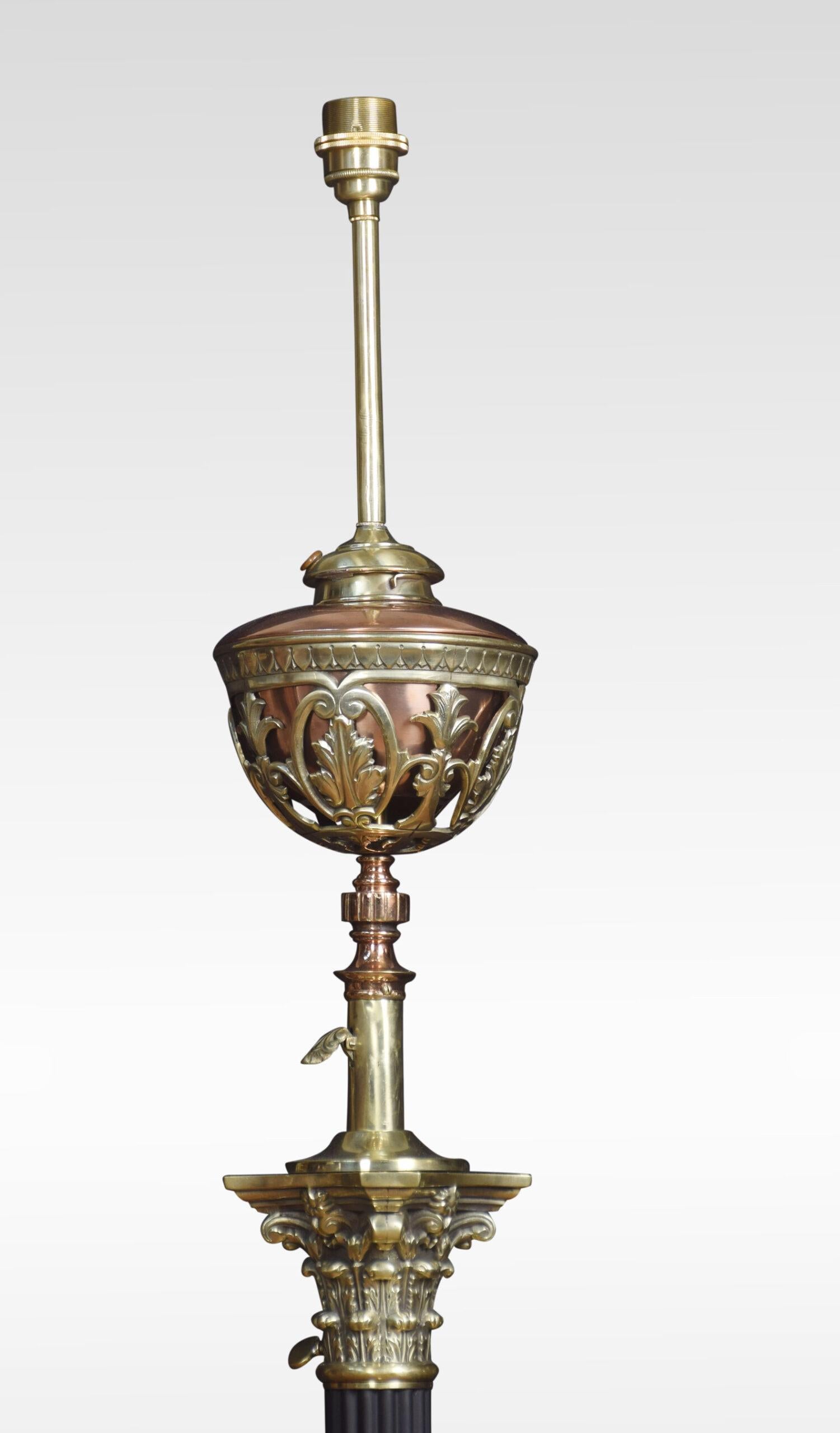 Lampe standard en laiton et cuivre Bon état - En vente à Cheshire, GB