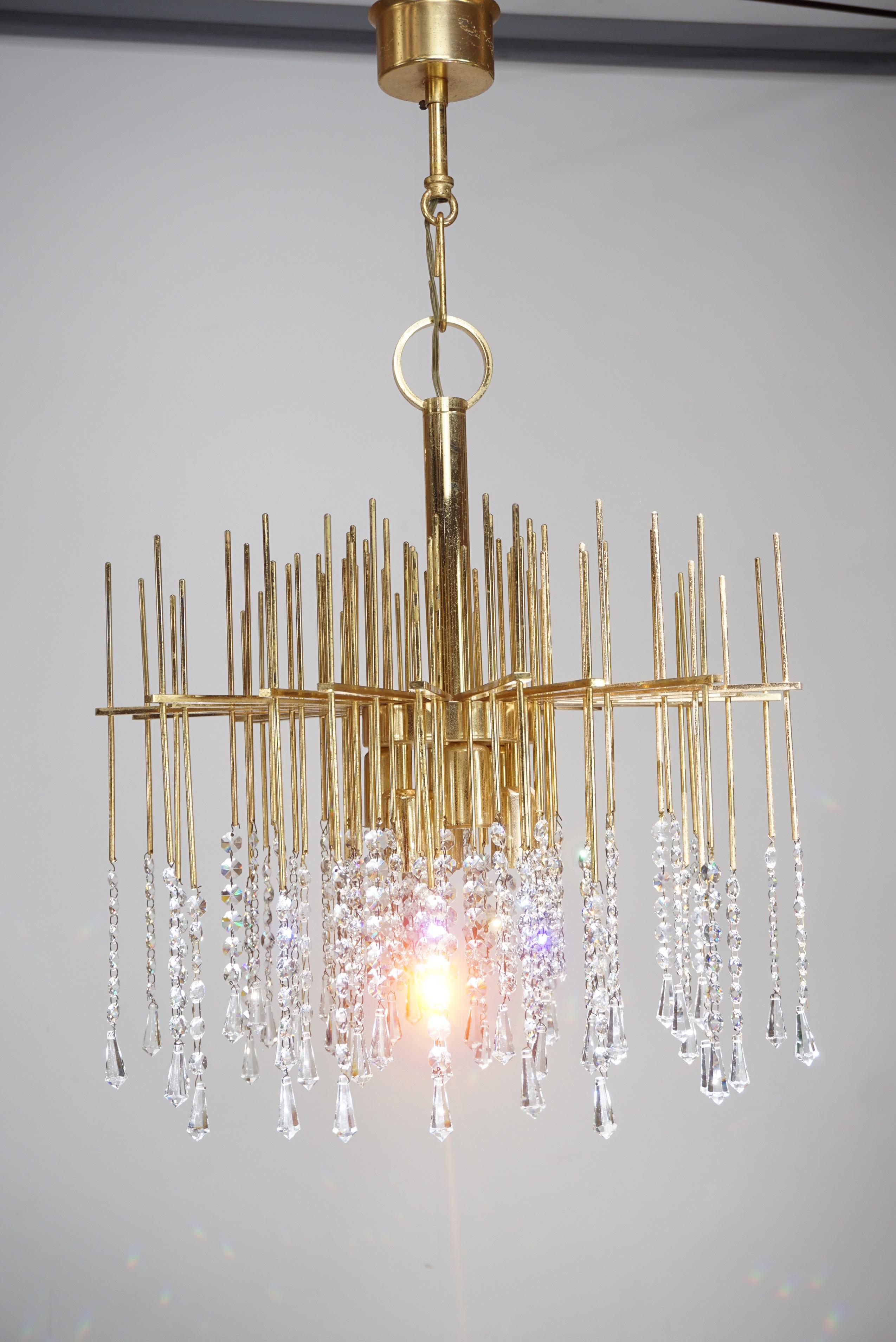 Mid-20th Century Brass and Cristal Chandelier Hollywood Regency Style