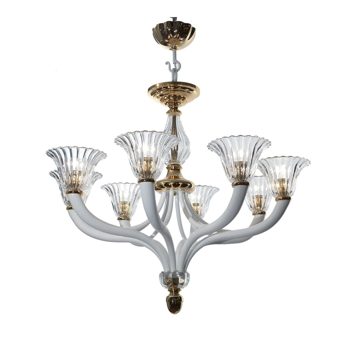 This magnificent piece of functional decor will enliven a Classic interior, thanks to its traditional-inspired Silhouette, the use of superb materials and finishes, and its masterful craftsmanship. Its structure hangs from a brass structure attached
