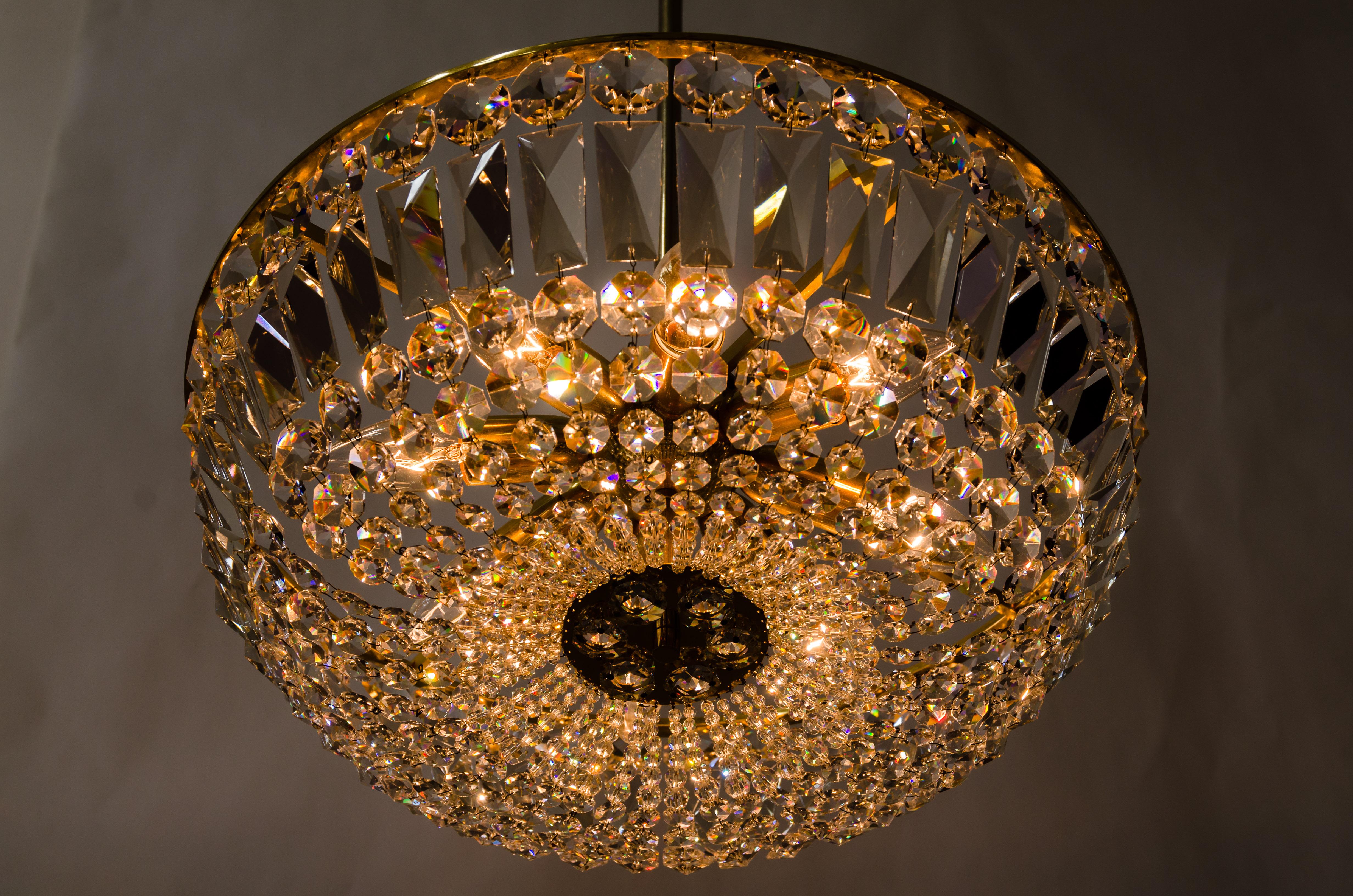 Brass and Crystal Chandelier Vienna, circa 1960s For Sale 11