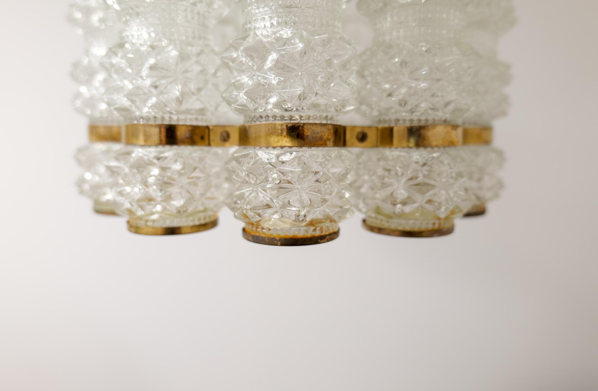 Lampadario a cilindro in ottone e cristallo di Tyringe per Orrefors, Svezia In condizioni discrete in vendita a Hillringsberg, SE